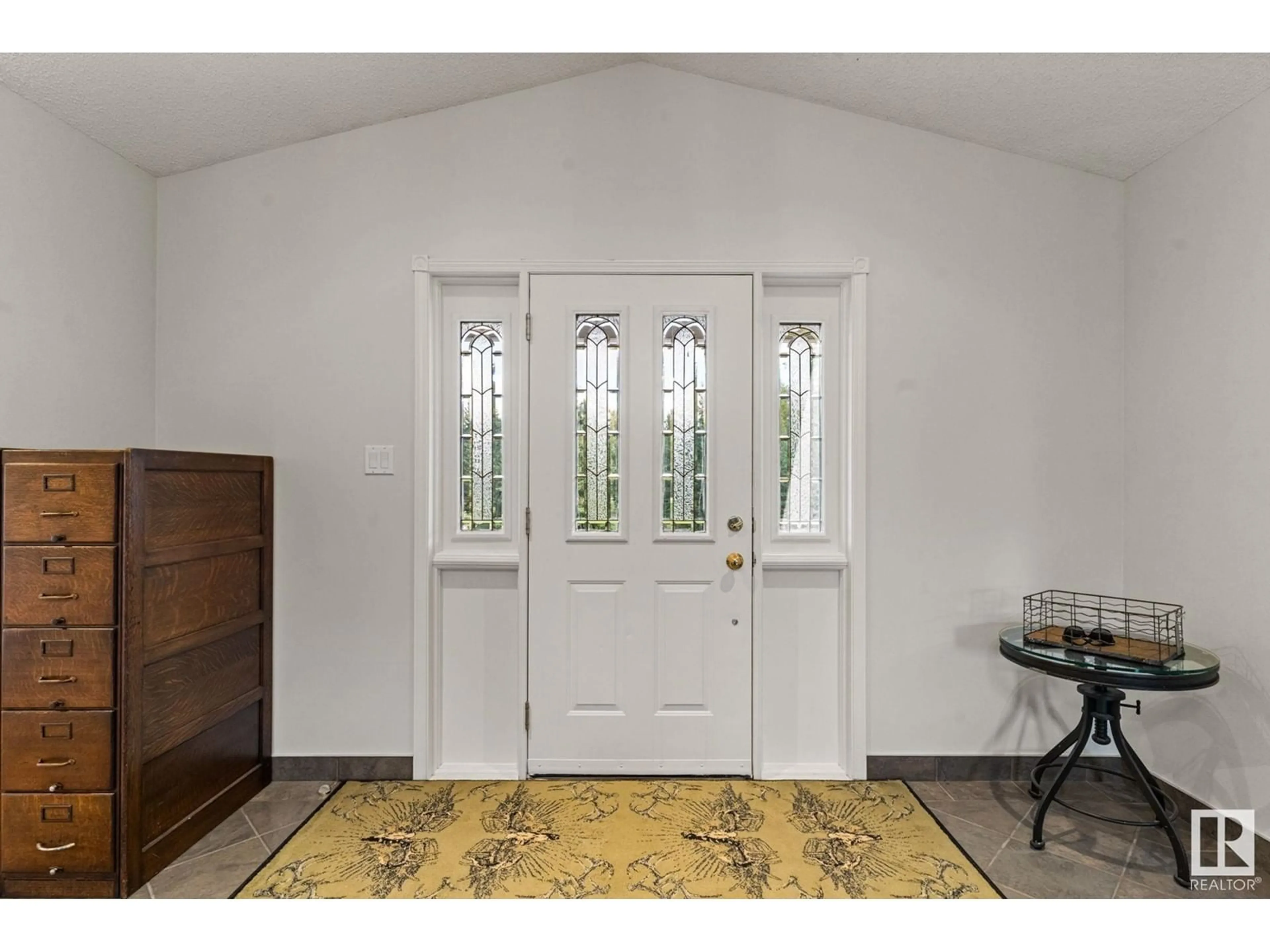 Indoor entryway for 52514 - 277 RGE ROAD 223, Rural Strathcona County Alberta T8A4R5