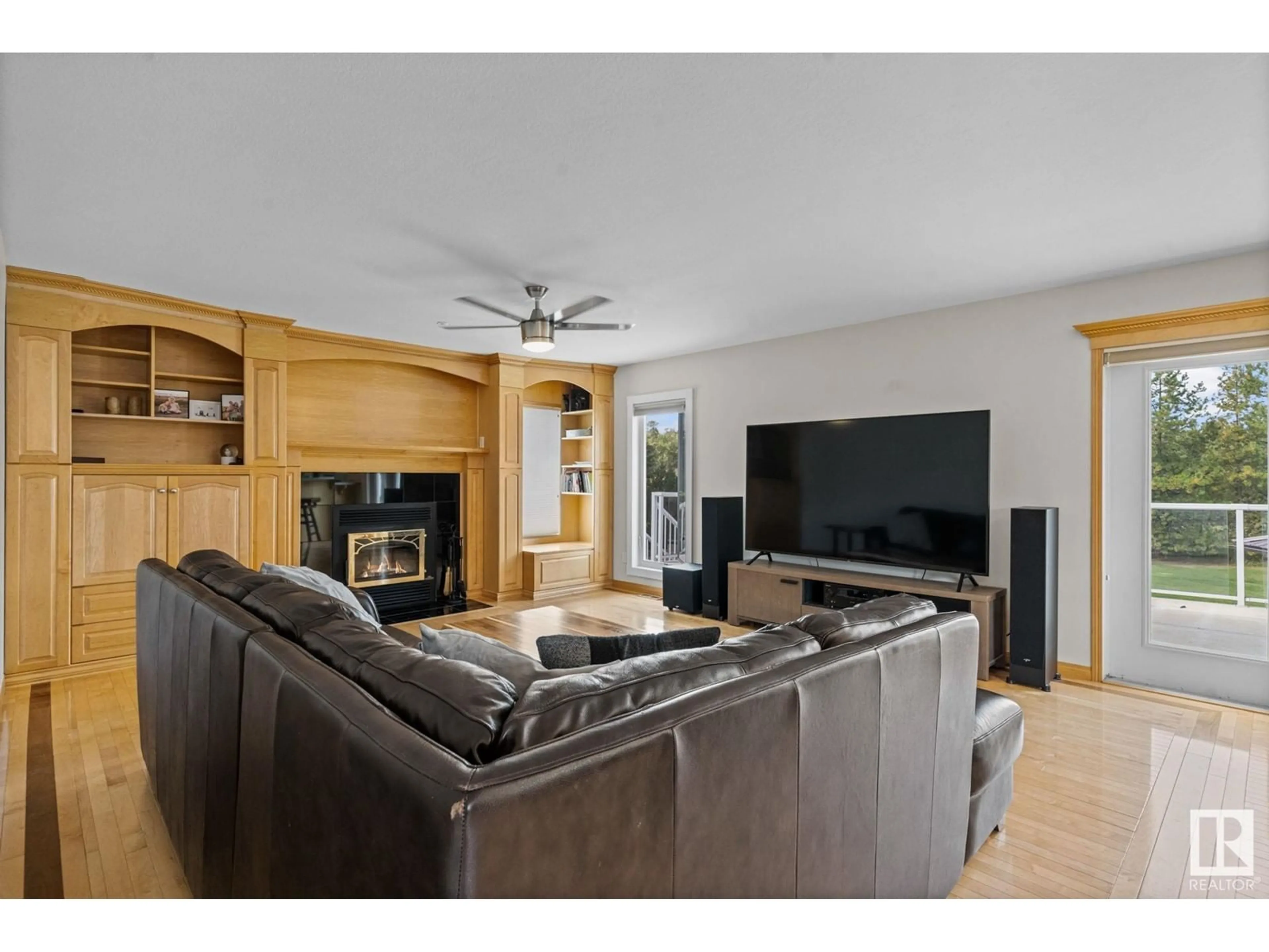 Living room with furniture, unknown for 52514 - 277 RGE ROAD 223, Rural Strathcona County Alberta T8A4R5
