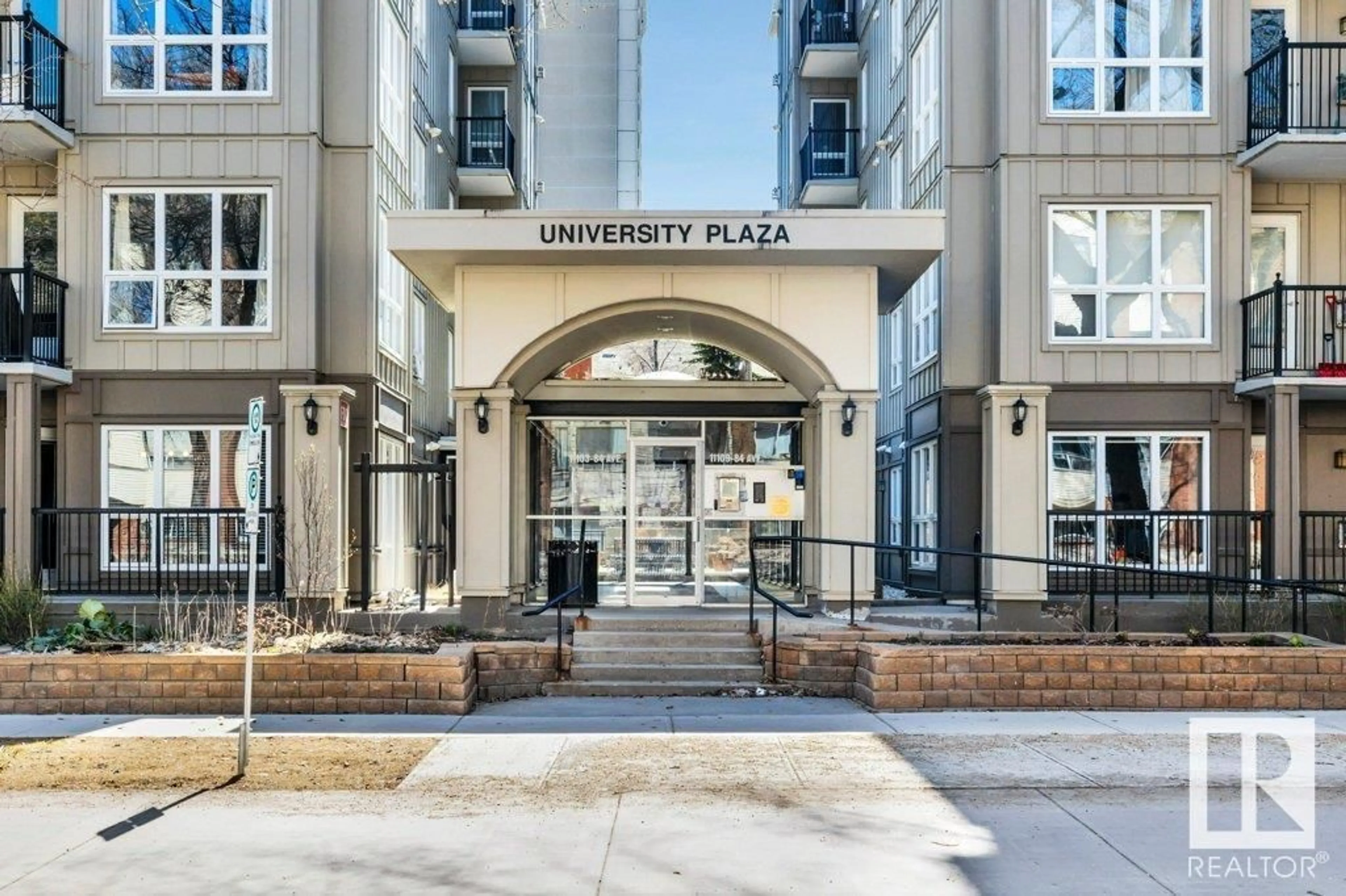 Indoor entryway for 507 - 11109 84 AV, Edmonton Alberta T6G2W4