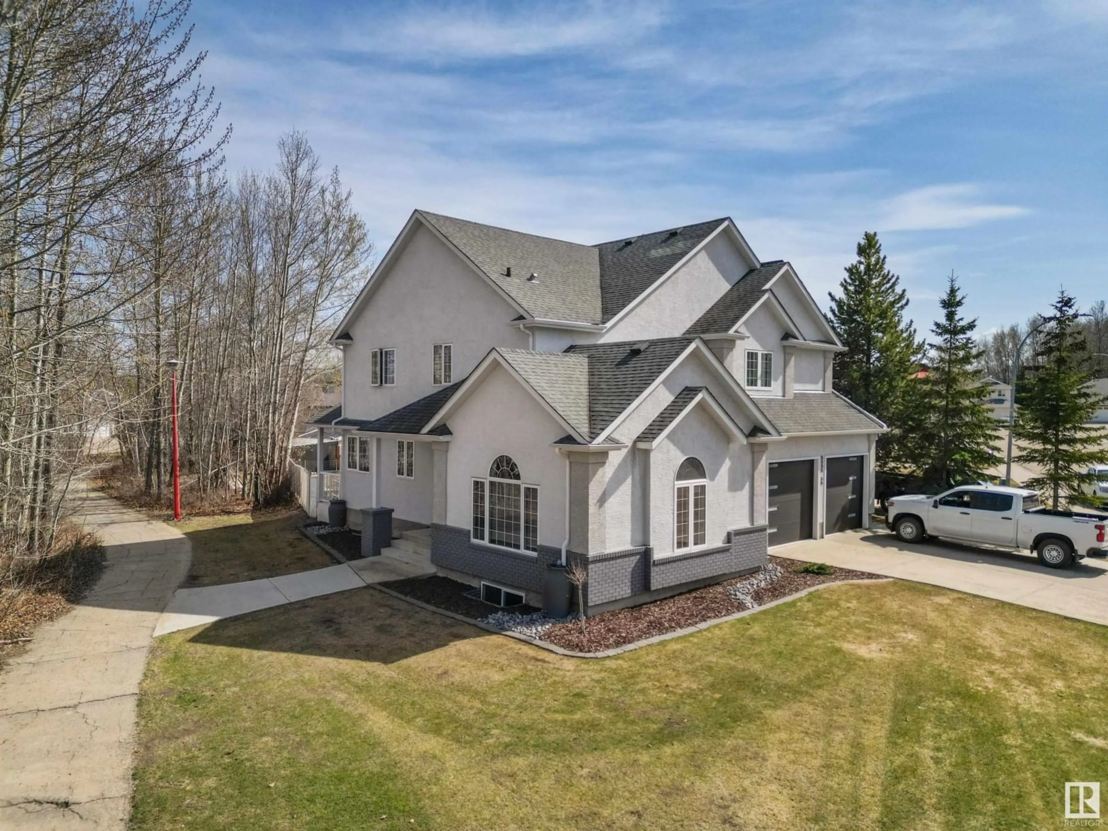 A pic from outside/outdoor area/front of a property/back of a property/a pic from drone, street for 5521 39 ST, Drayton Valley Alberta T7A1L6