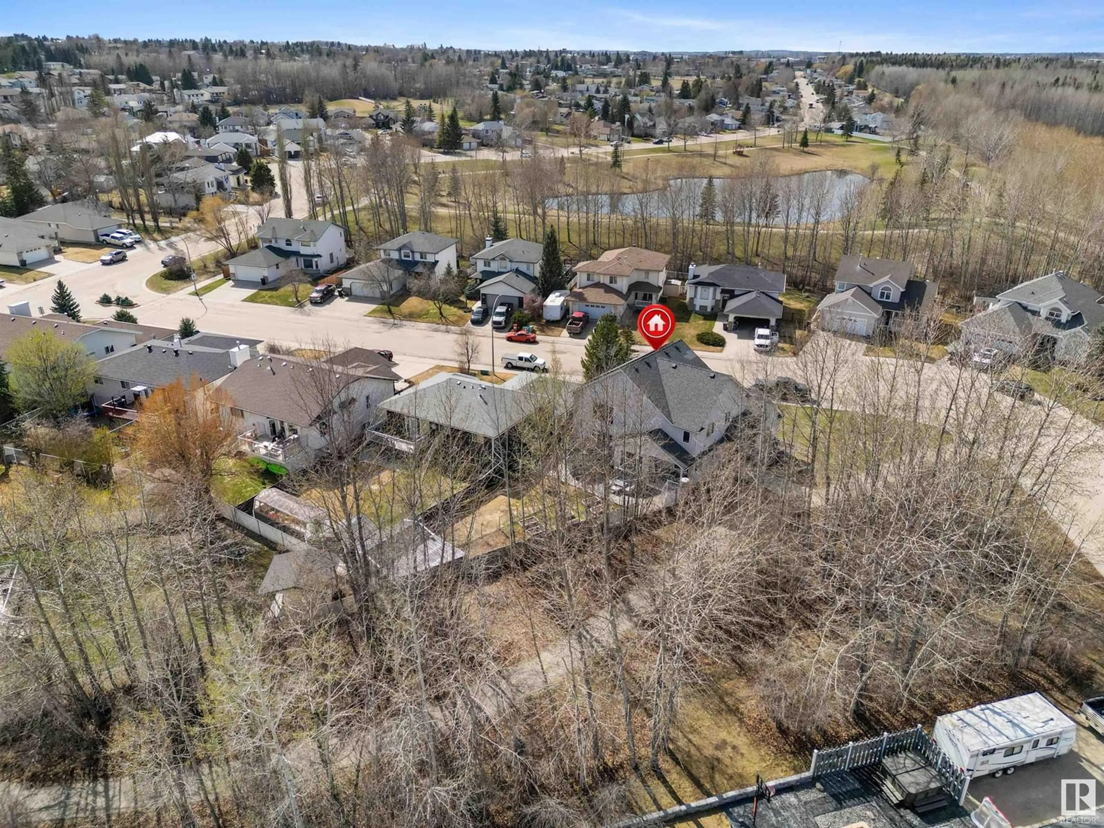 A pic from outside/outdoor area/front of a property/back of a property/a pic from drone, unknown for 5521 39 ST, Drayton Valley Alberta T7A1L6