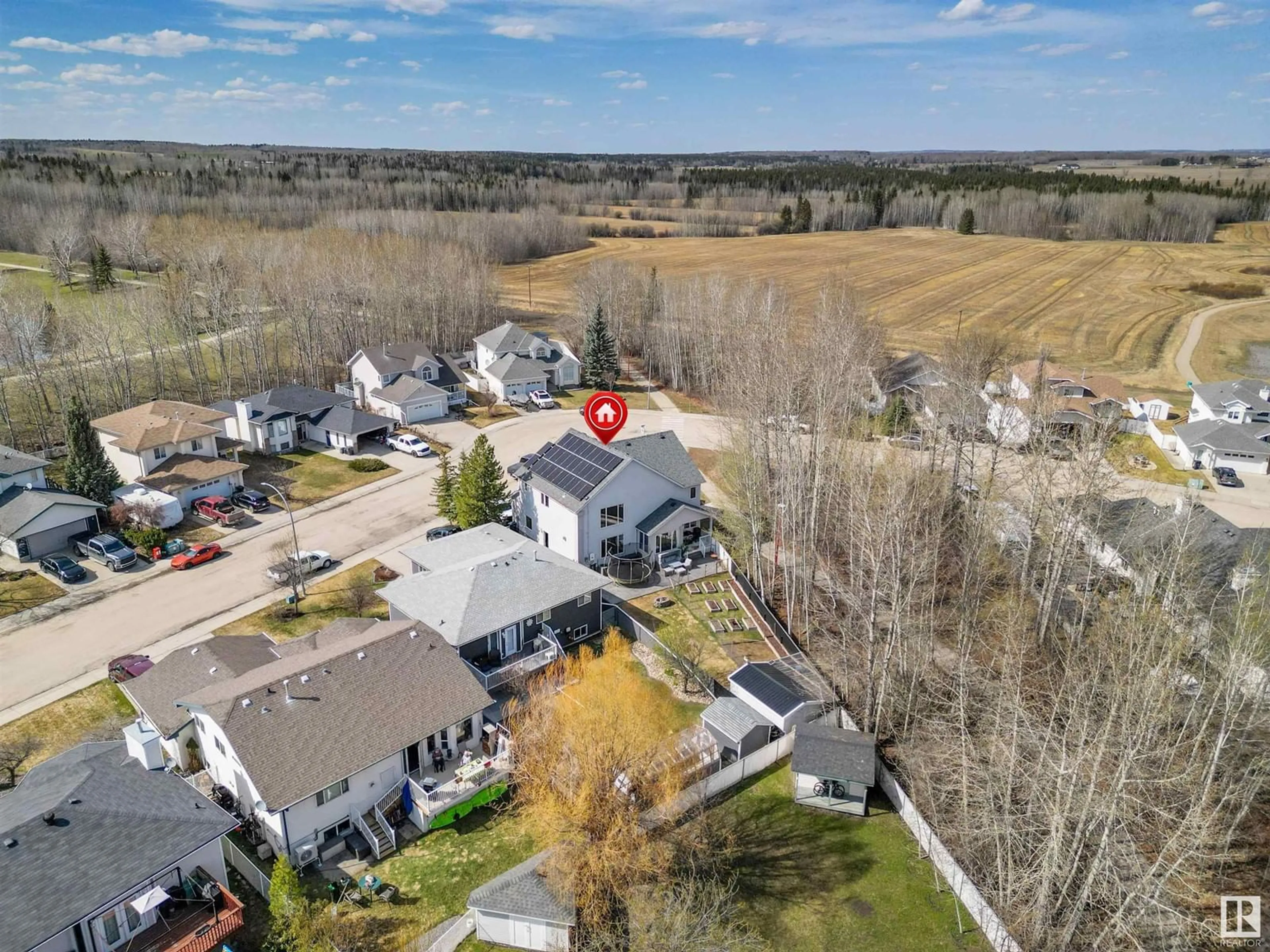 A pic from outside/outdoor area/front of a property/back of a property/a pic from drone, unknown for 5521 39 ST, Drayton Valley Alberta T7A1L6