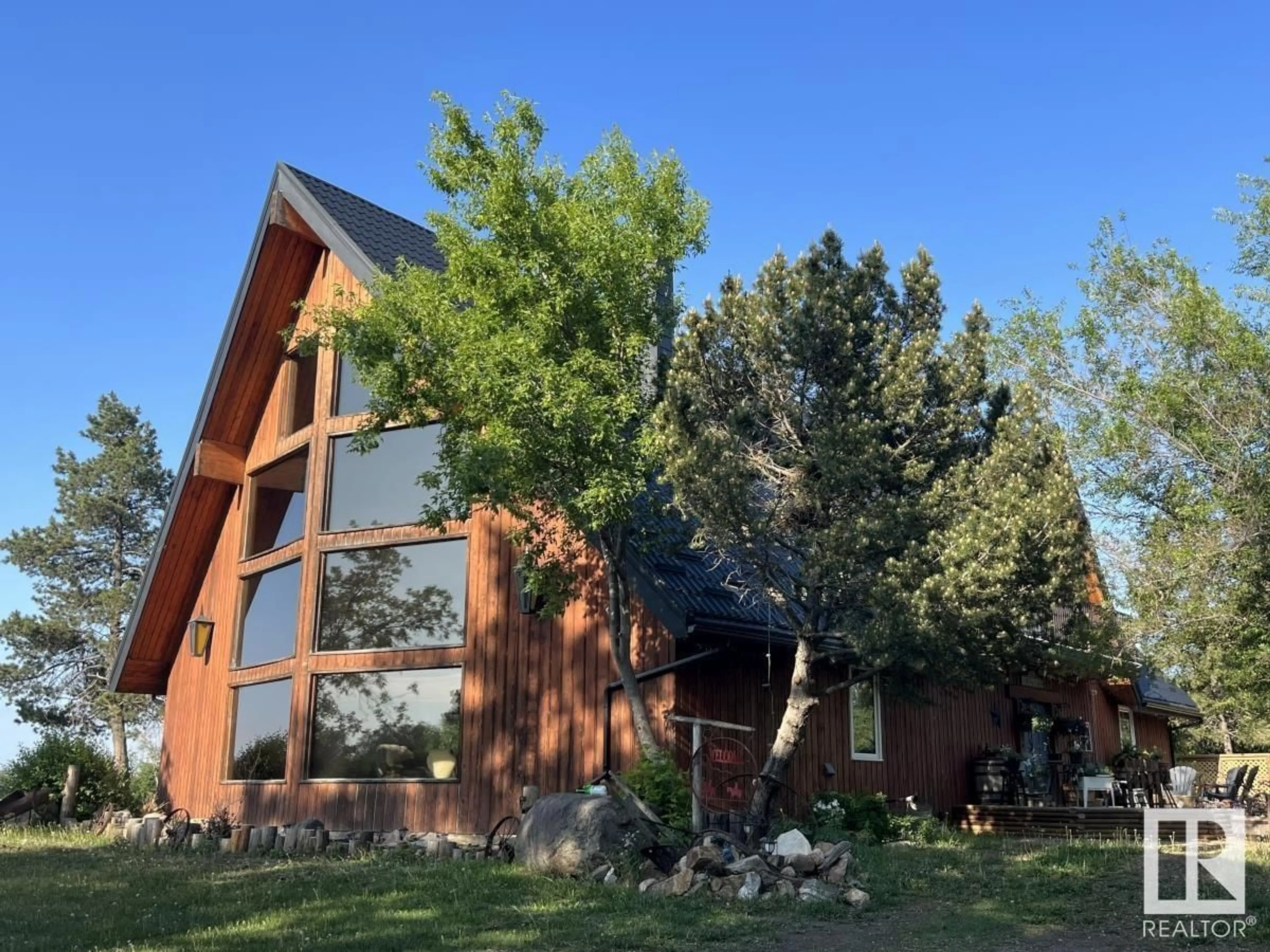 Home with brick exterior material, mountain view for 17407 TWP RD 500, Rural Beaver County Alberta T0B4A0