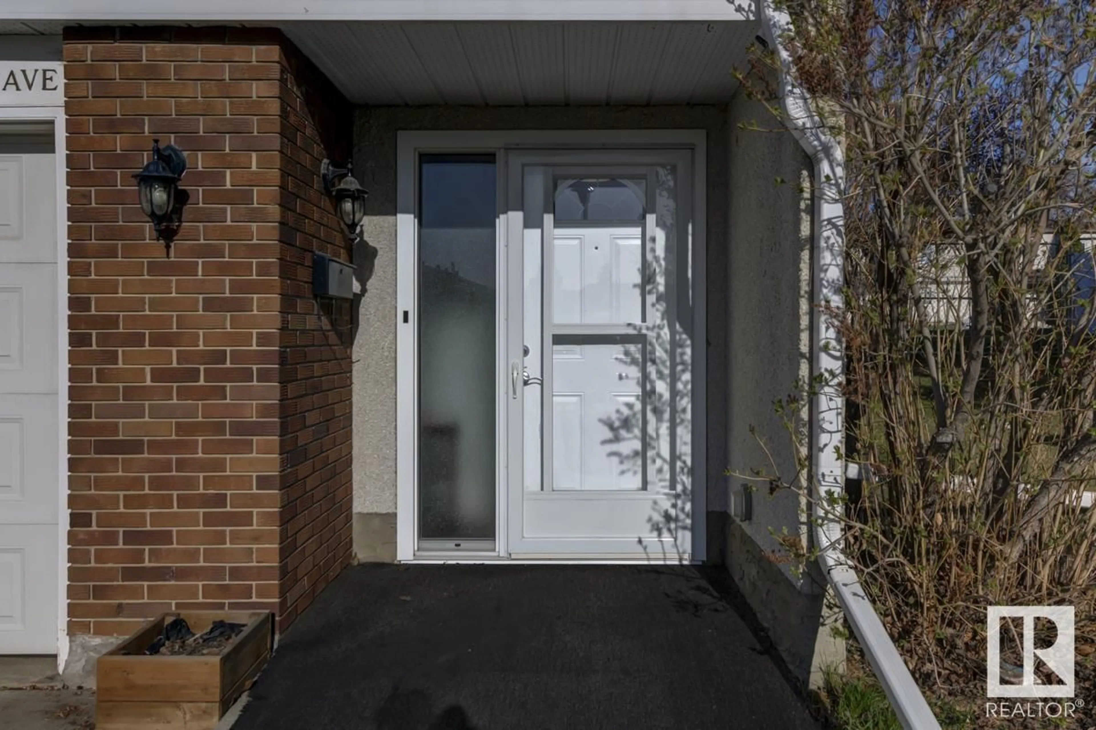 Unknown for 5326 146 AV, Edmonton Alberta T5A3L6