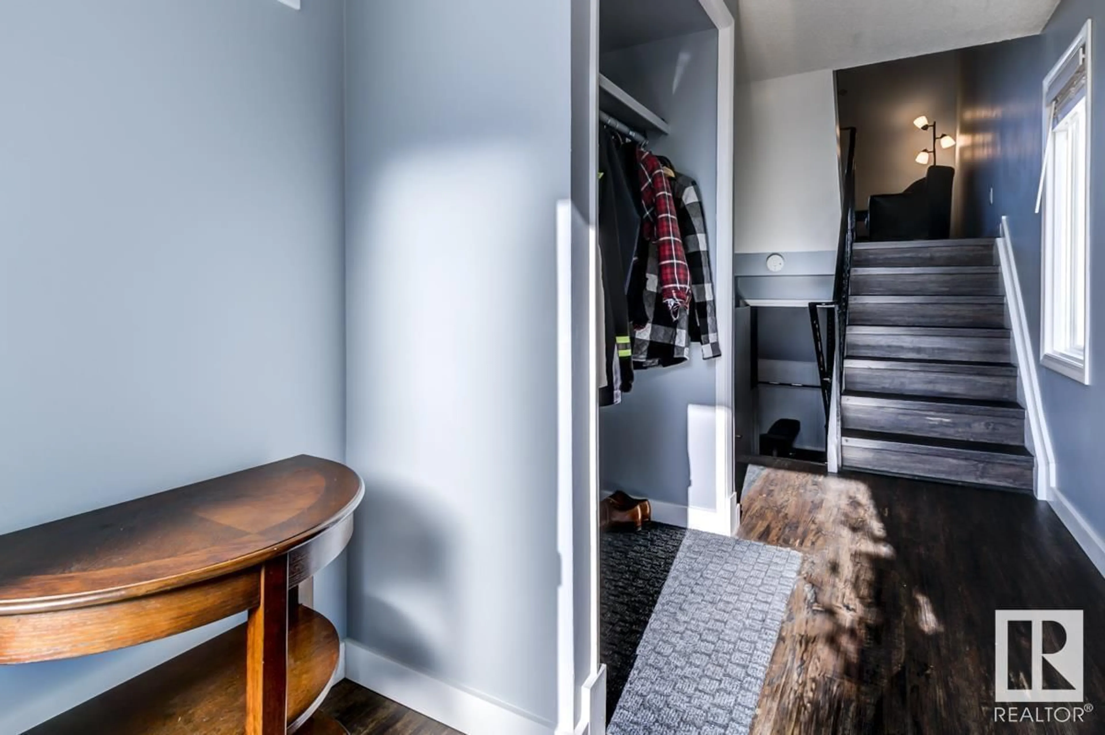 Indoor entryway for 5326 146 AV, Edmonton Alberta T5A3L6