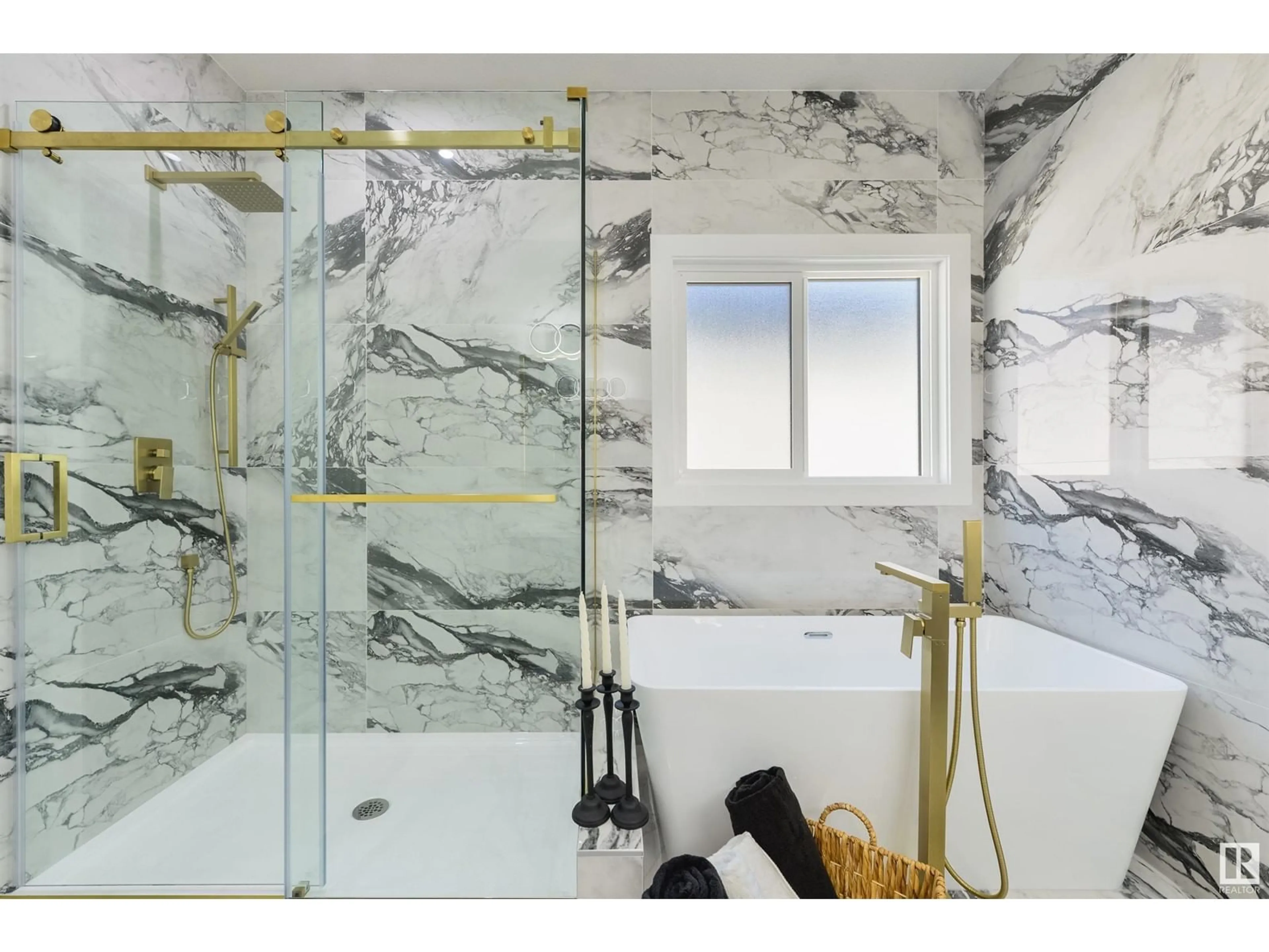 Contemporary bathroom, ceramic/tile floor for 3509 44 AV, Beaumont Alberta T4X2B8