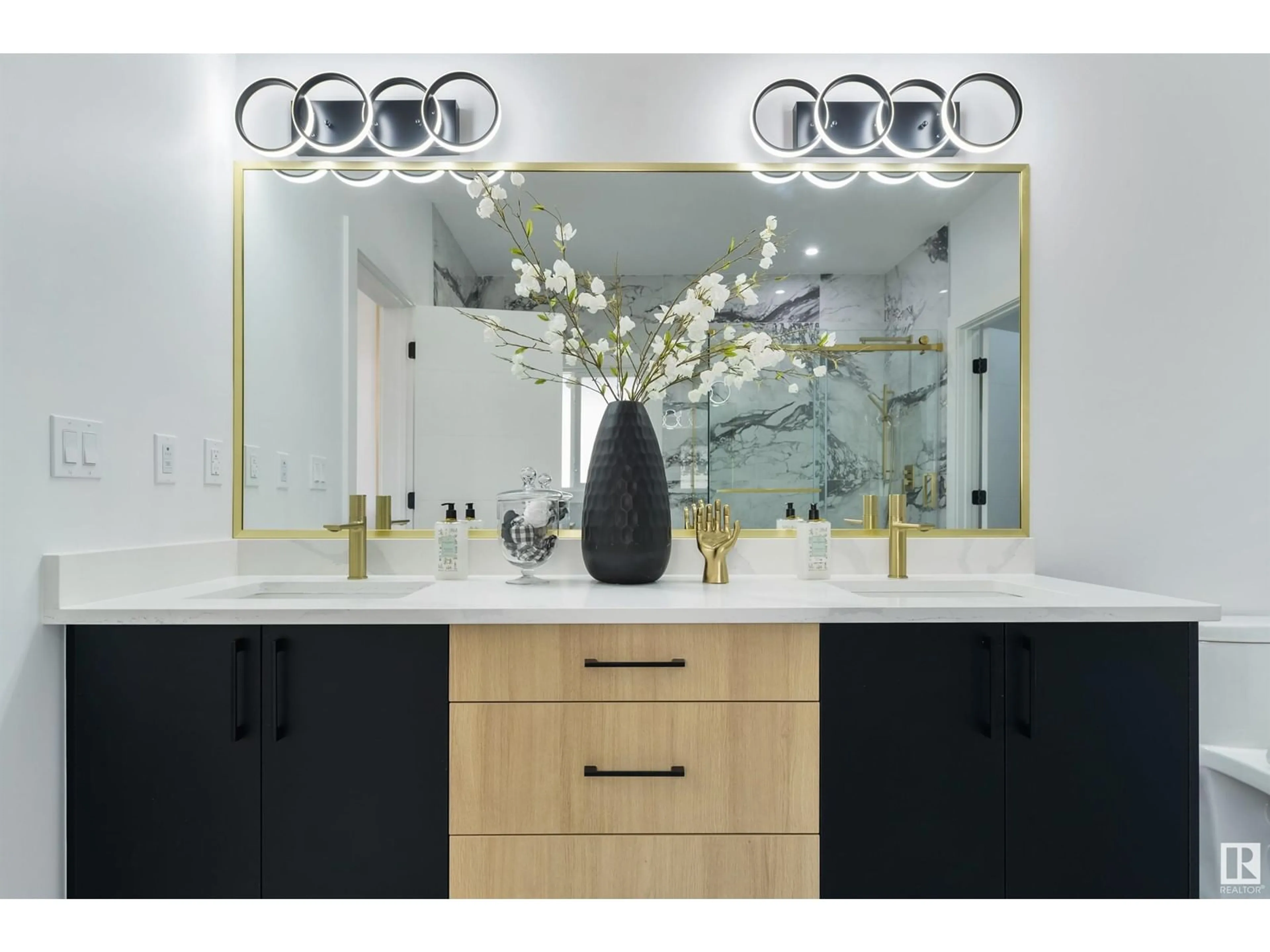 Contemporary bathroom, ceramic/tile floor for 3509 44 AV, Beaumont Alberta T4X2B8