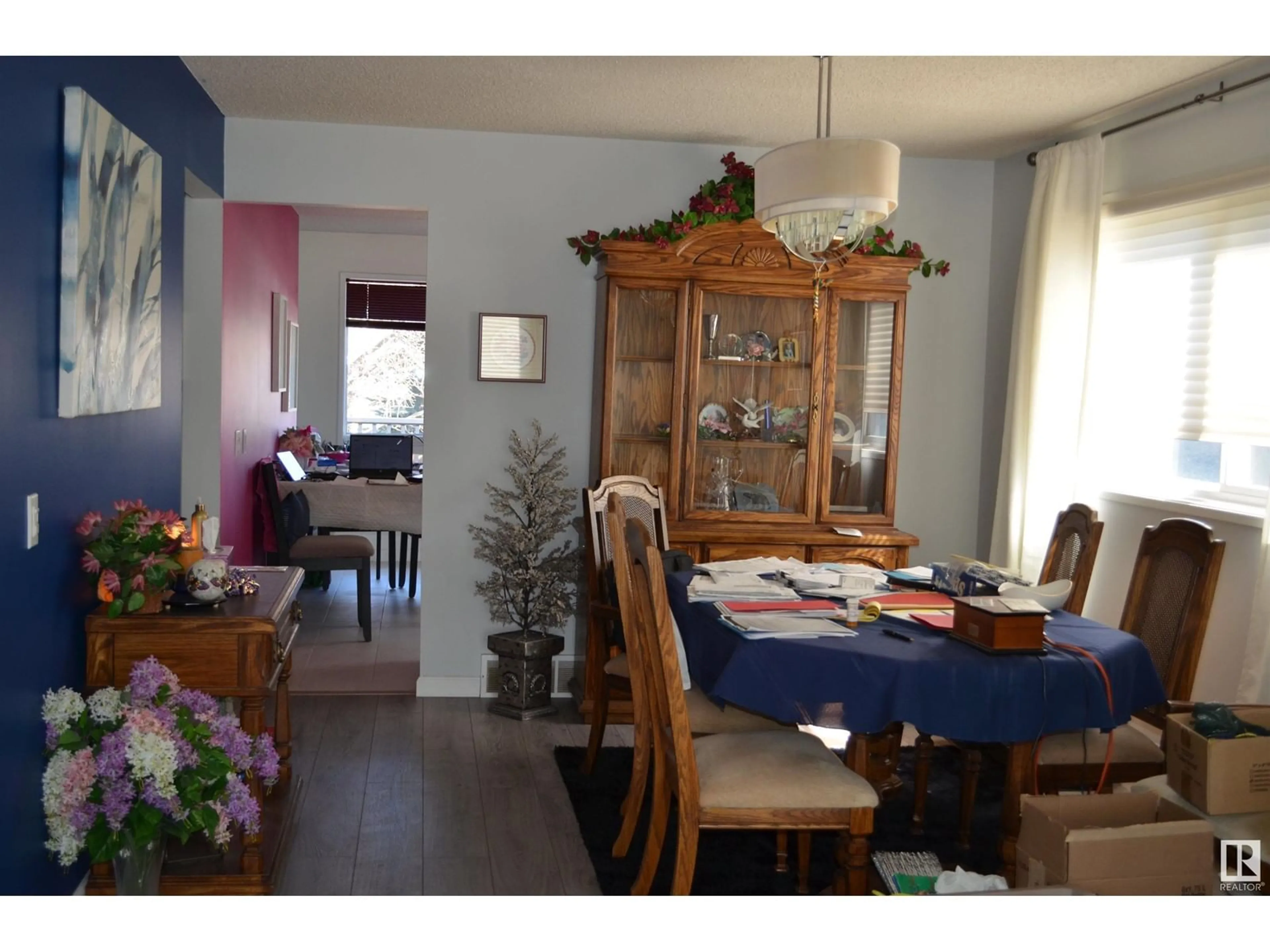 Dining room, wood/laminate floor for 23 HOWSON CR, Edmonton Alberta T5A4T7