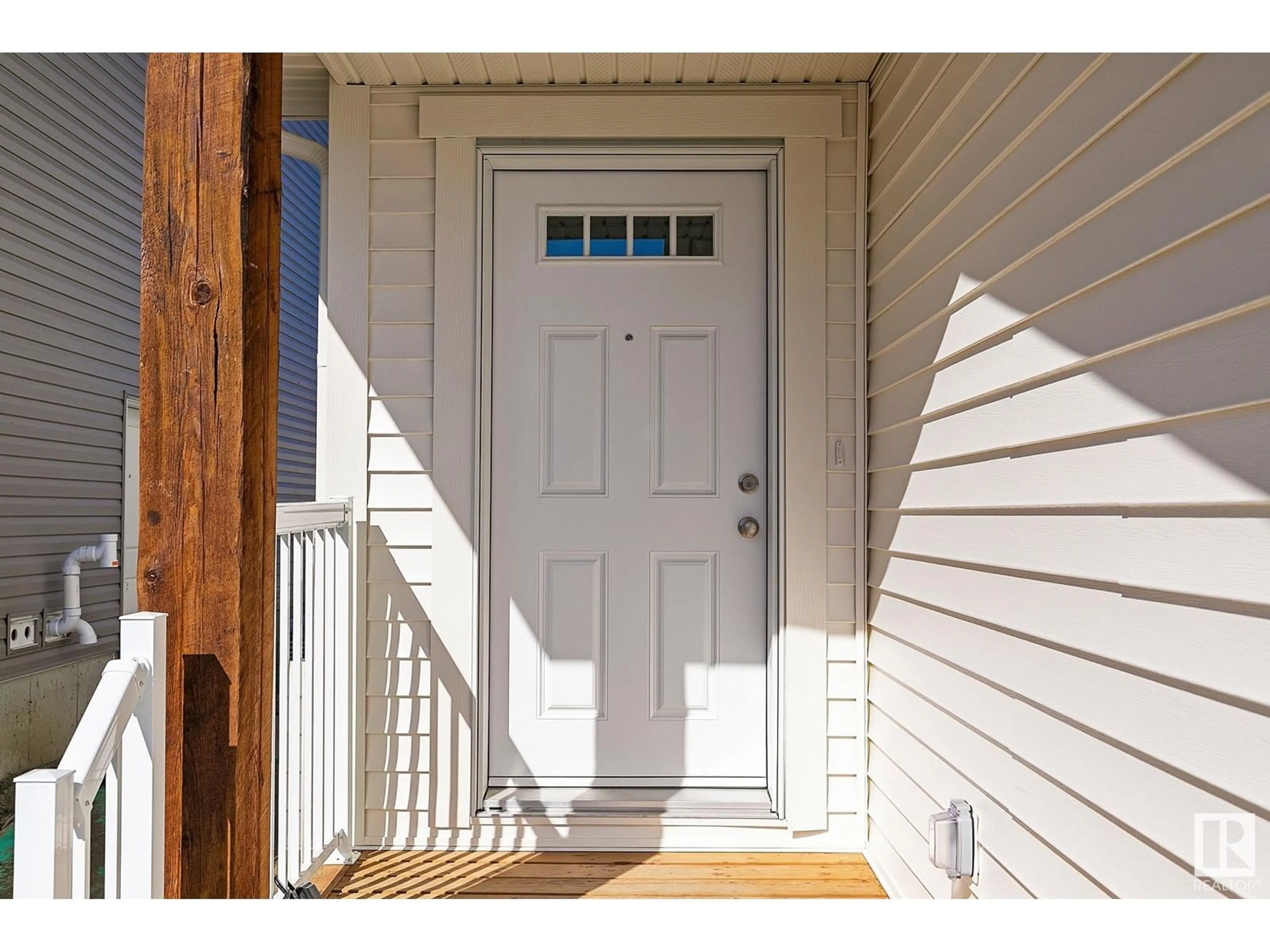 Indoor entryway for 5 HORIZON LI, Spruce Grove Alberta T7X0B4
