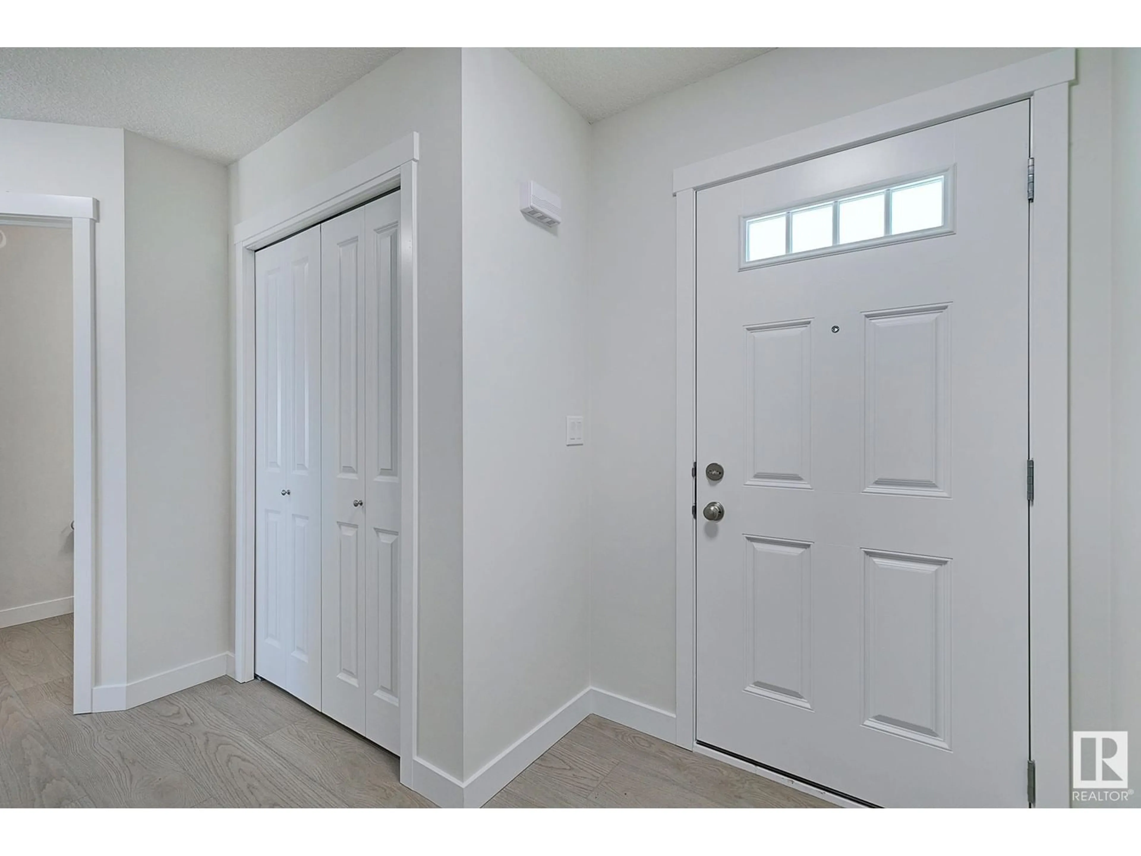 Indoor entryway for 5 HORIZON LI, Spruce Grove Alberta T7X0B4