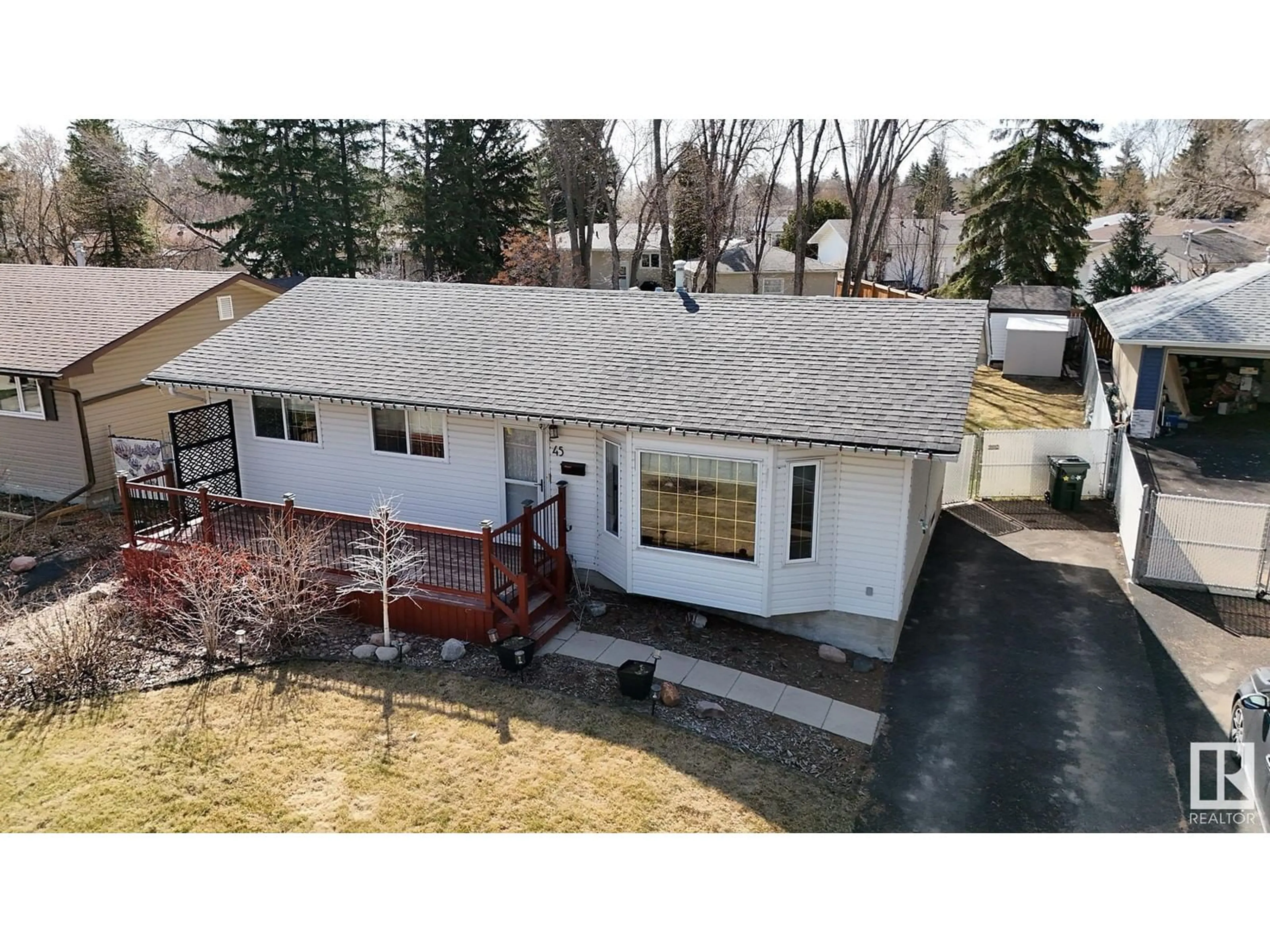 A pic from outside/outdoor area/front of a property/back of a property/a pic from drone, street for 45 RAVEN DR, Sherwood Park Alberta T8A0C6