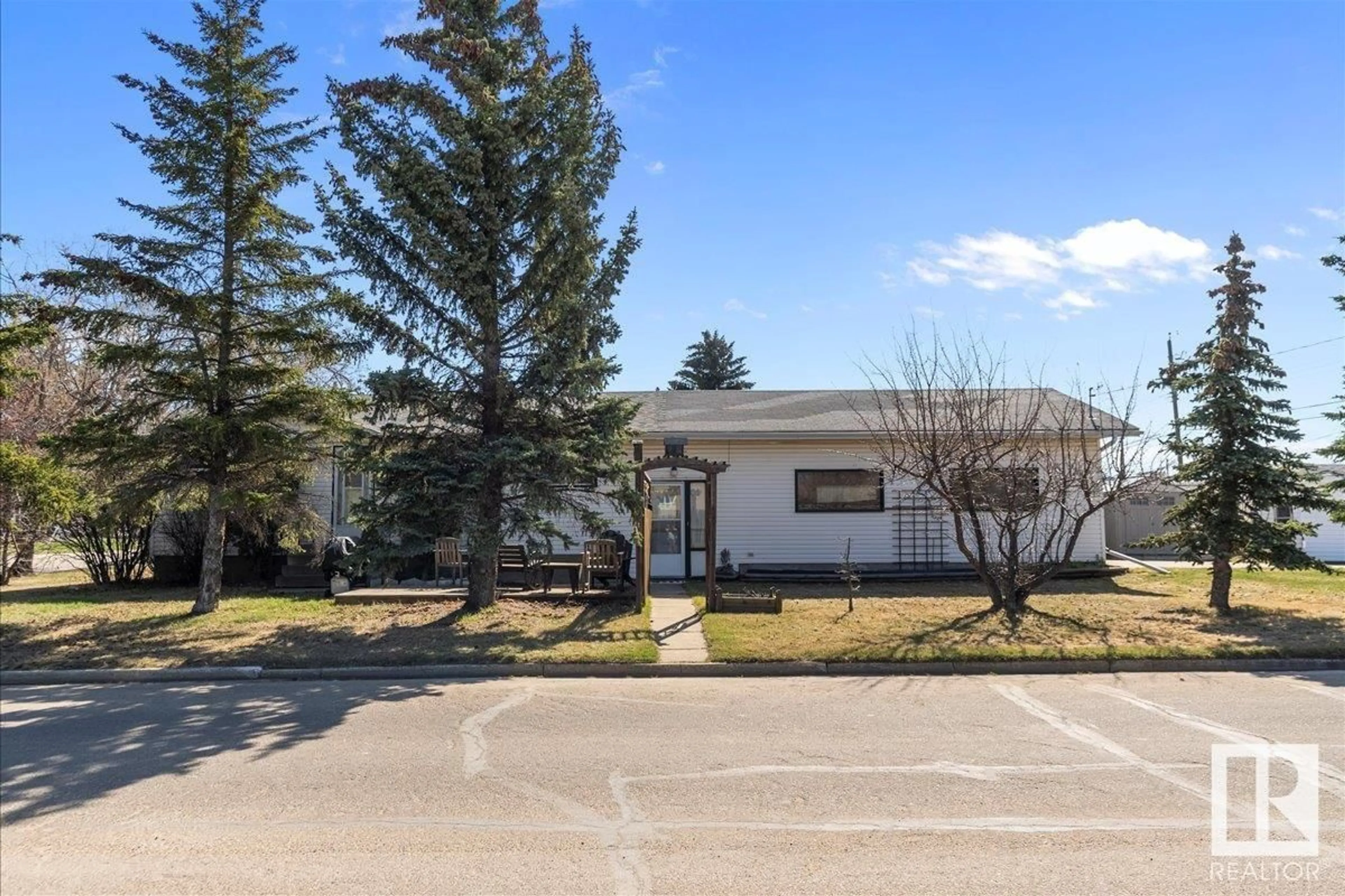 A pic from outside/outdoor area/front of a property/back of a property/a pic from drone, street for 5315 51 ST, Tofield Alberta T0B4J0