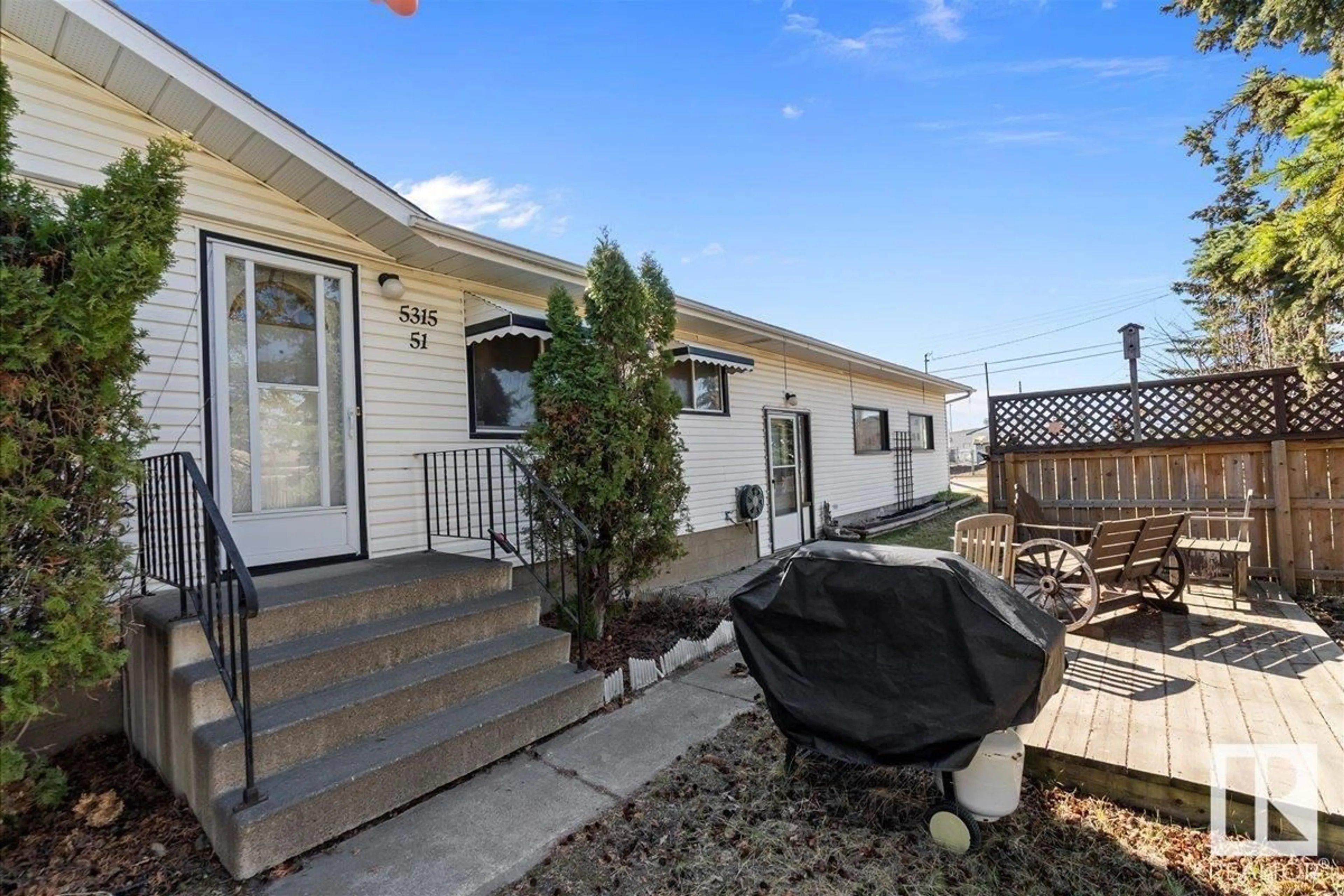 Patio, street for 5315 51 ST, Tofield Alberta T0B4J0