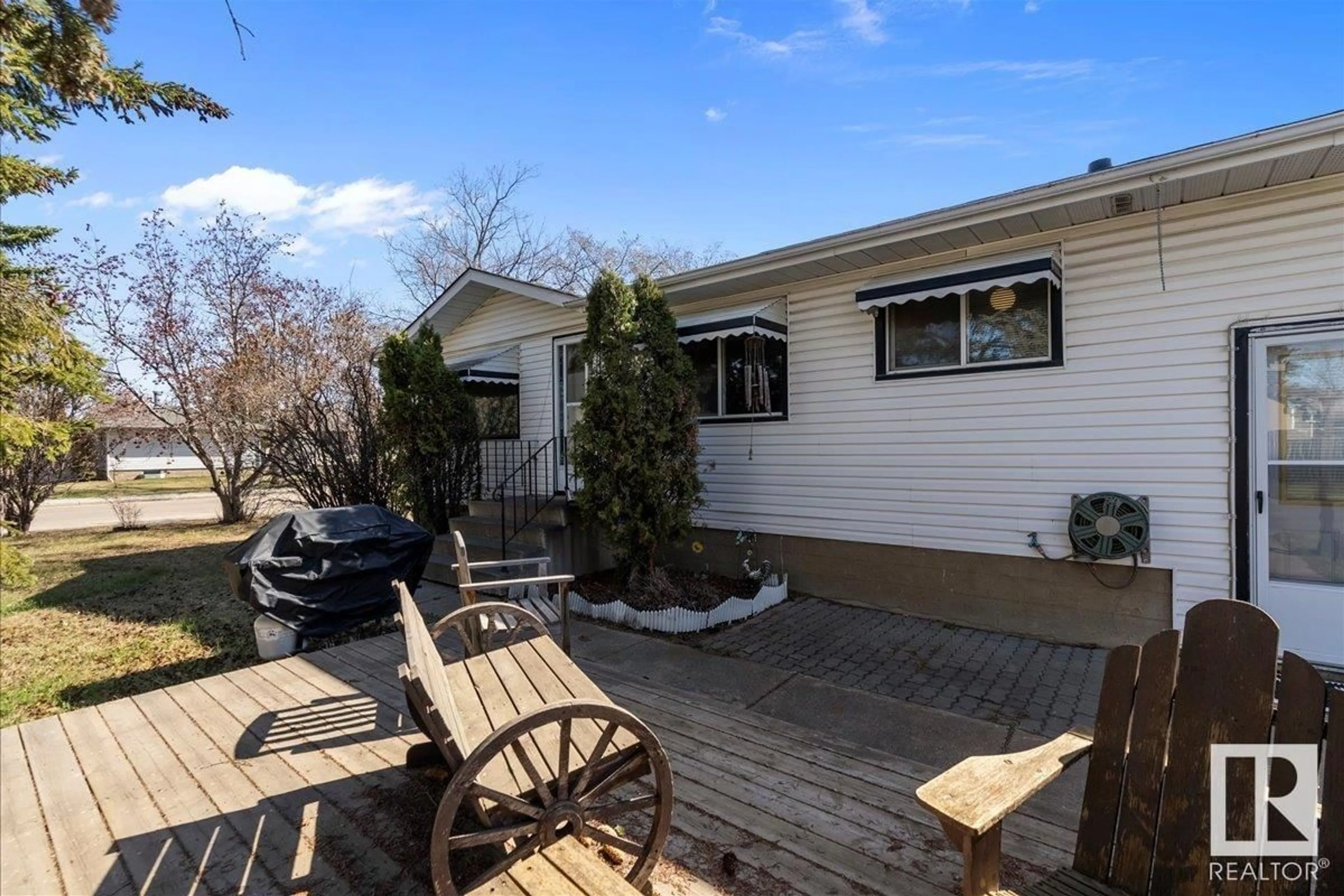 Patio, street for 5315 51 ST, Tofield Alberta T0B4J0