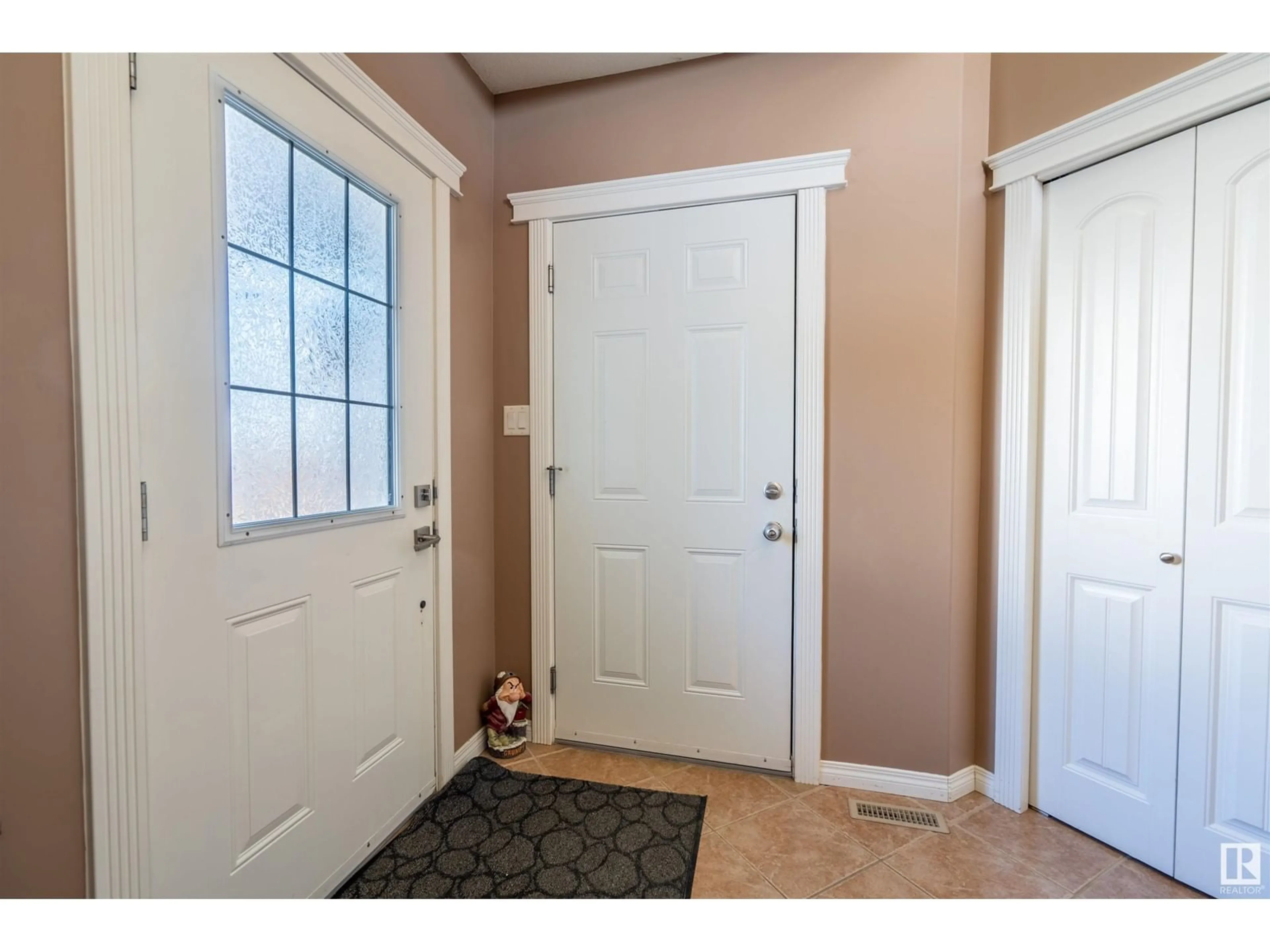Indoor entryway for 1717 6 ST, Cold Lake Alberta T9N1L5