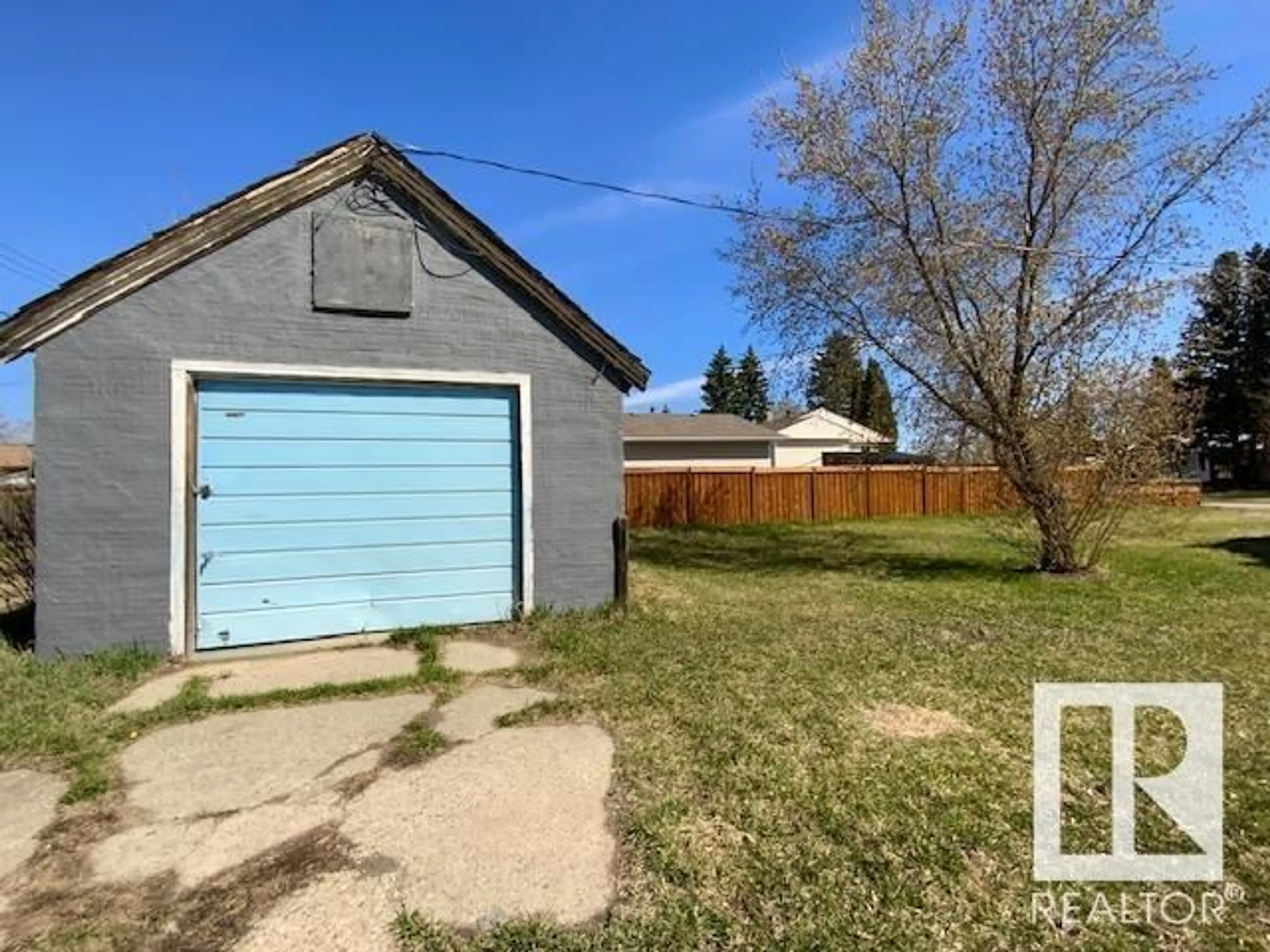 Shed for 4002 52 ST, Wetaskiwin Alberta T9A1M9