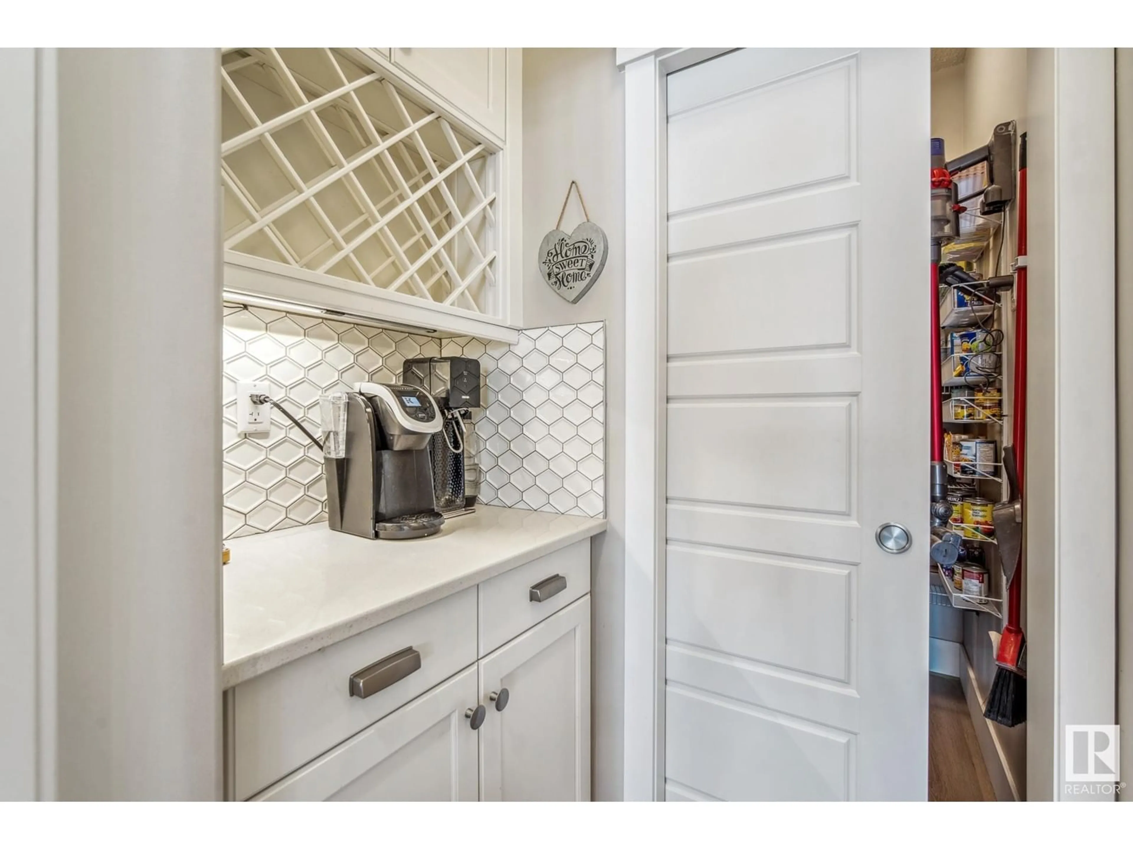 Laundry room for 2015 PRICE LANDING LD, Edmonton Alberta T6W3P8