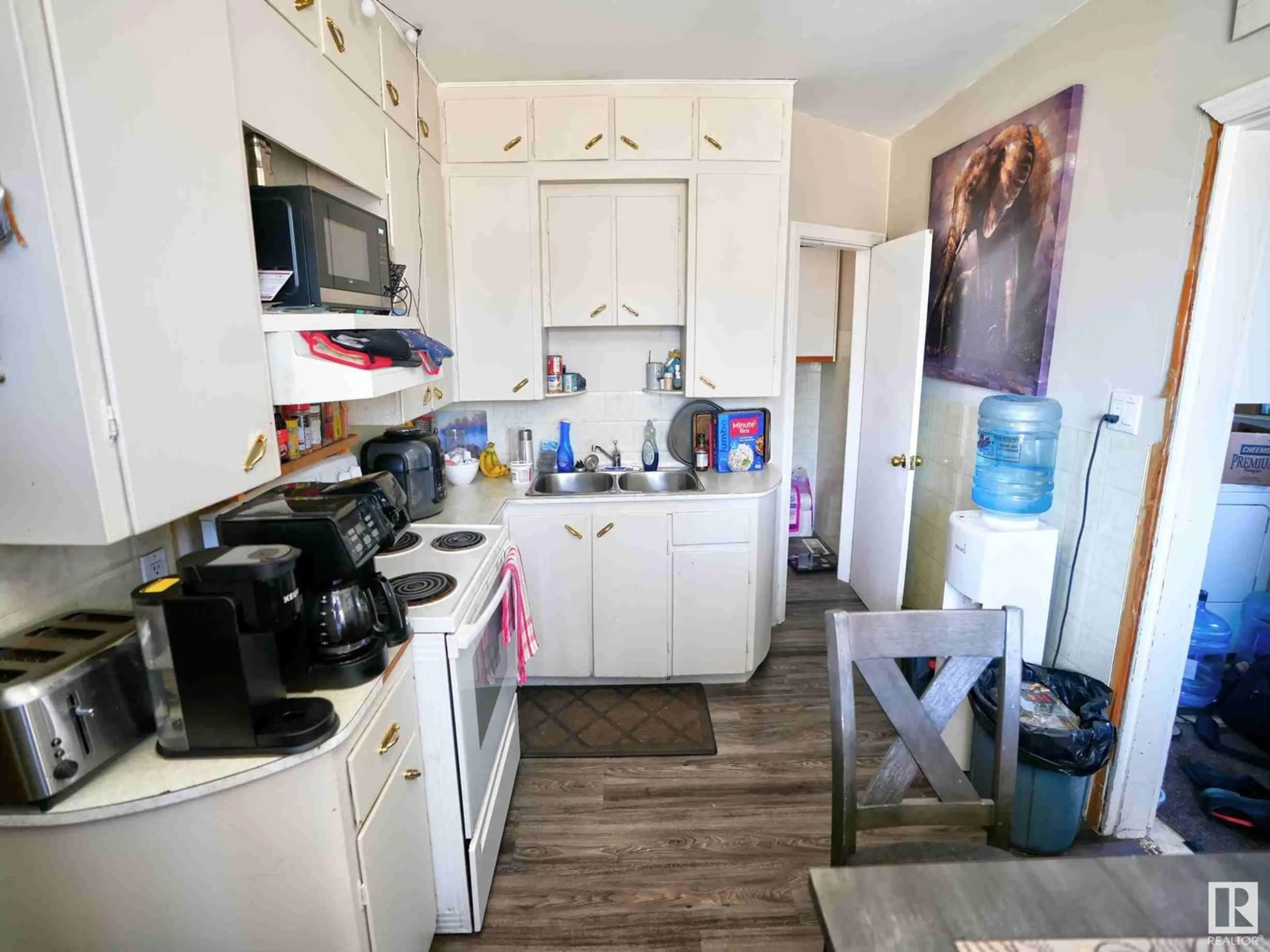 Standard kitchen, unknown for 5202 51 AV, St. Paul Town Alberta T0A3A1