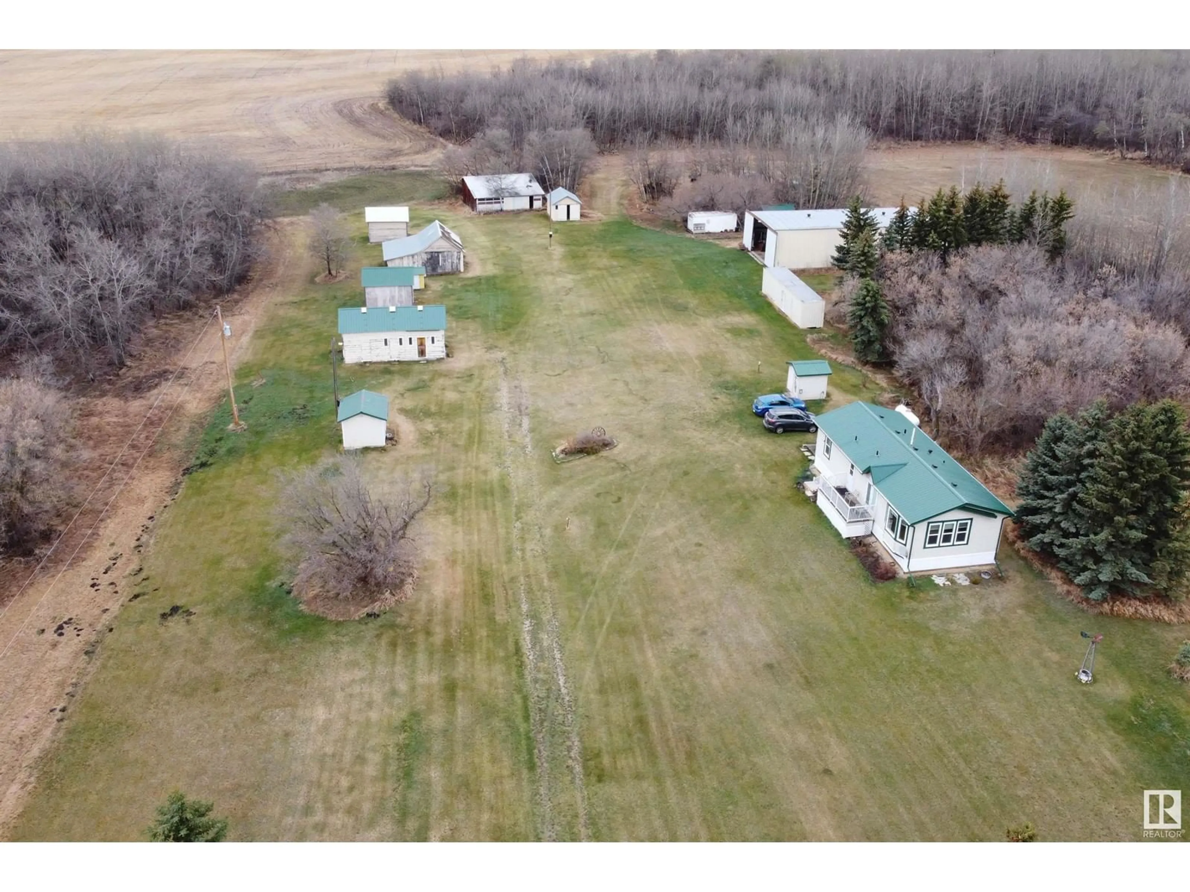 A pic from outside/outdoor area/front of a property/back of a property/a pic from drone, building for 514030 RANGE ROAD 163, Rural Lamont County Alberta T0B3H0