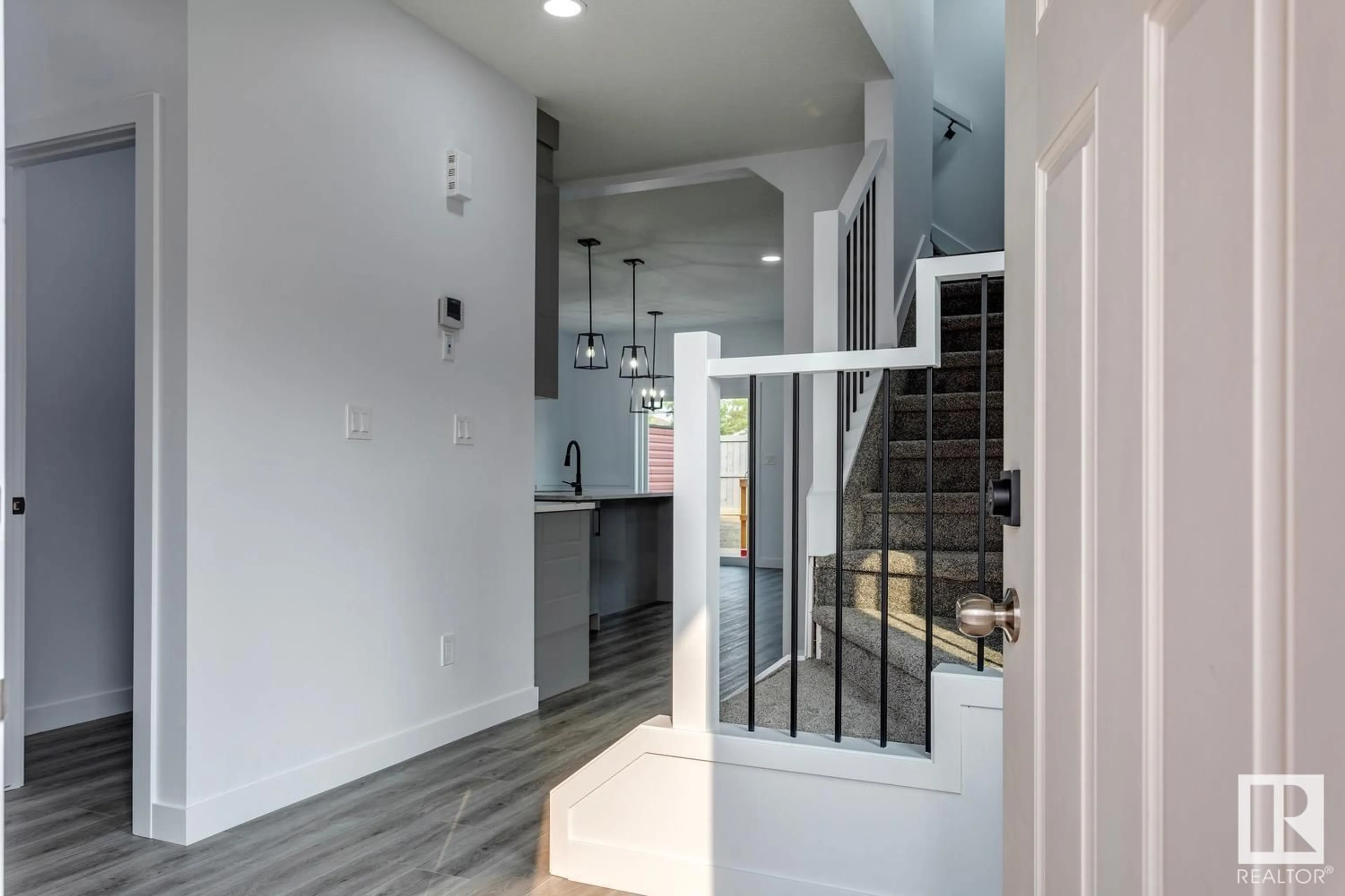 Indoor entryway for 31 CALEDON CR, Spruce Grove Alberta T7X0Y8