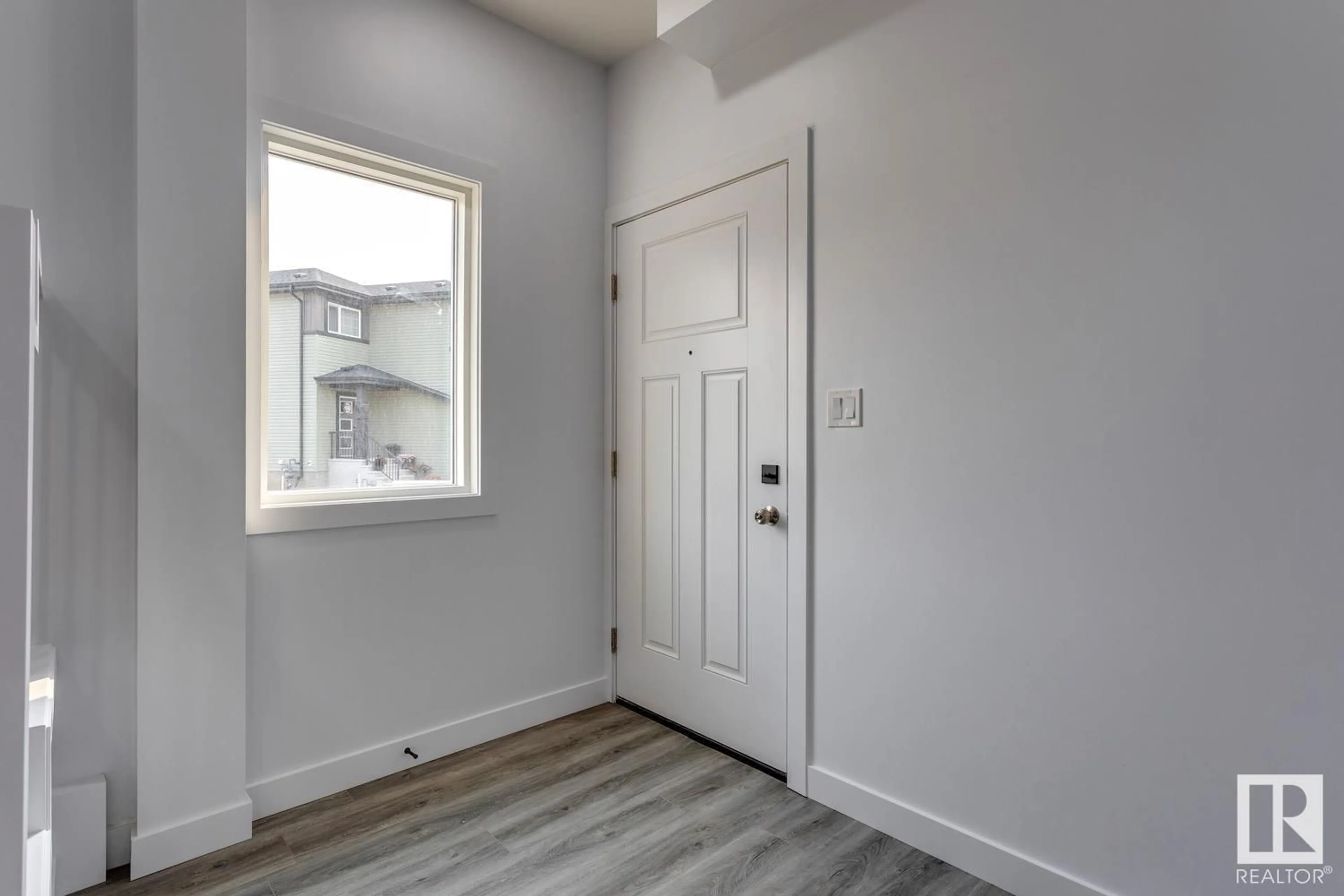 Indoor entryway for 31 CALEDON CR, Spruce Grove Alberta T7X0Y8