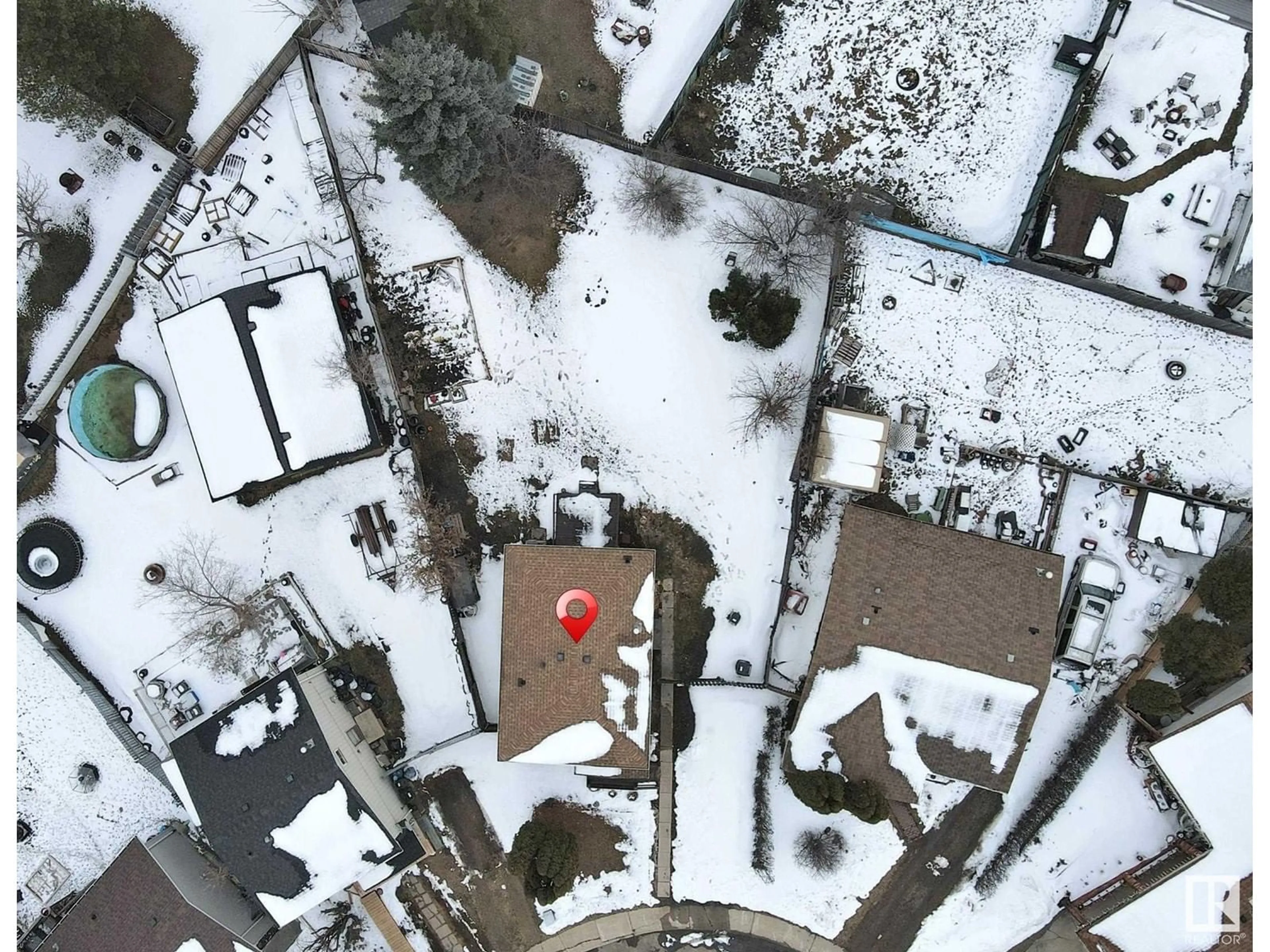 A pic from outside/outdoor area/front of a property/back of a property/a pic from drone, street for NW - 3523 49A ST, Edmonton Alberta T6L3V8