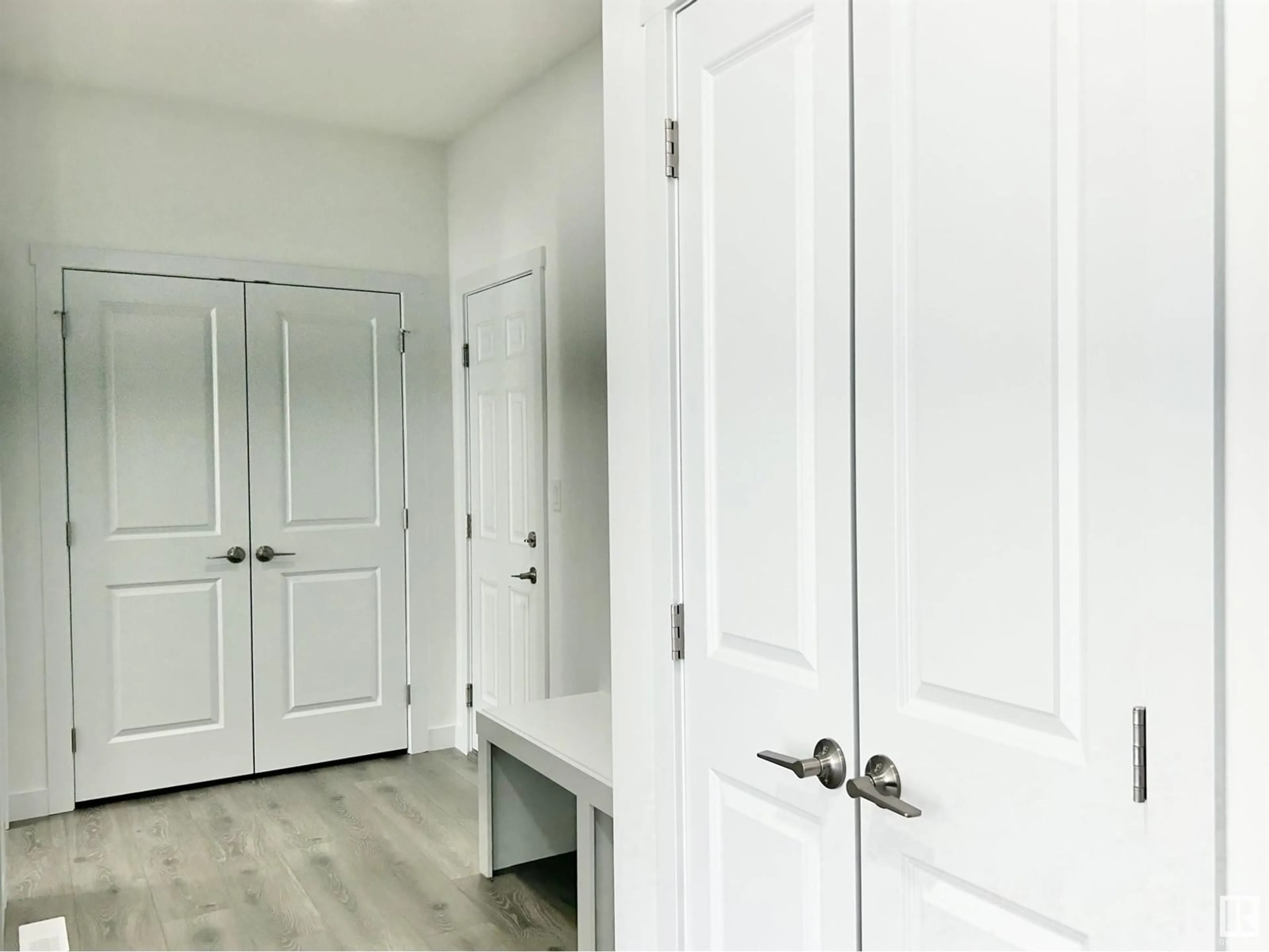 Indoor entryway for 554 EAGLESON WD, Edmonton Alberta T6M0Y6