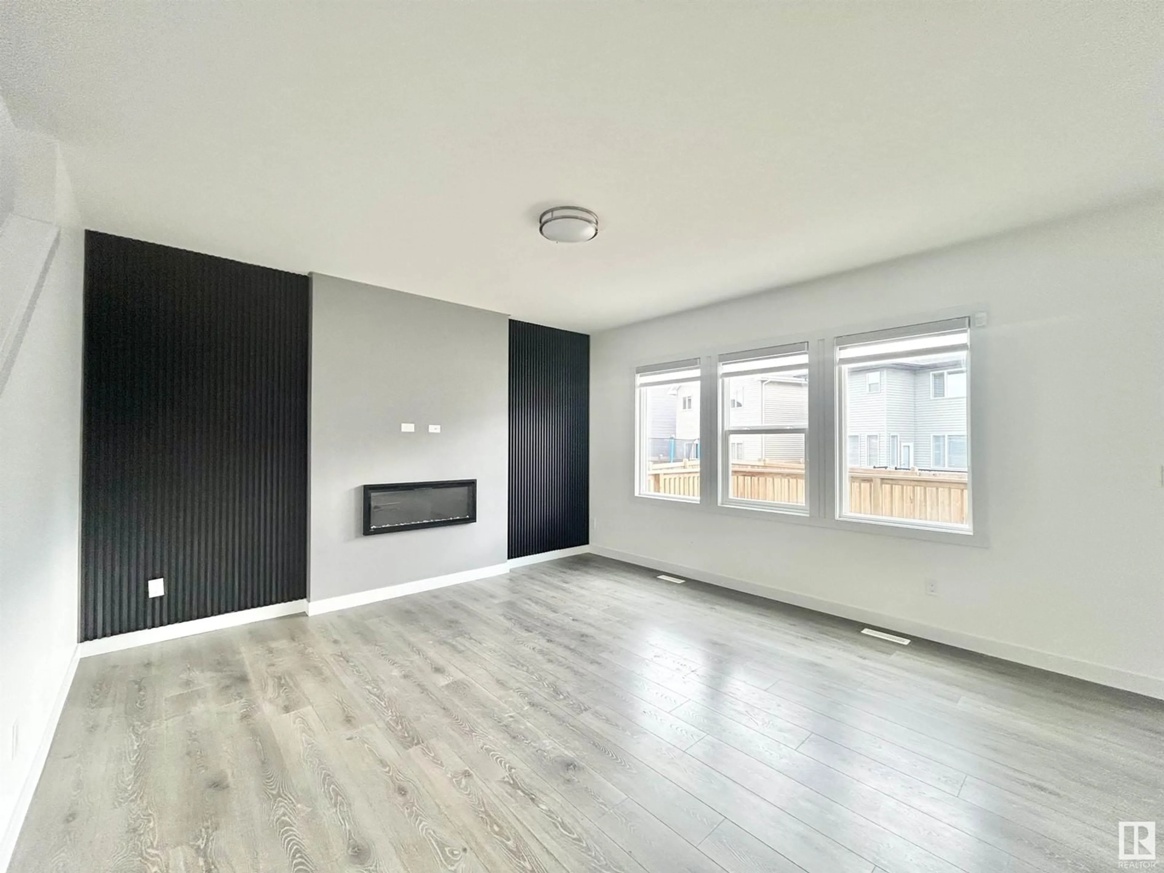 A pic of a room for 554 EAGLESON WD, Edmonton Alberta T6M0Y6