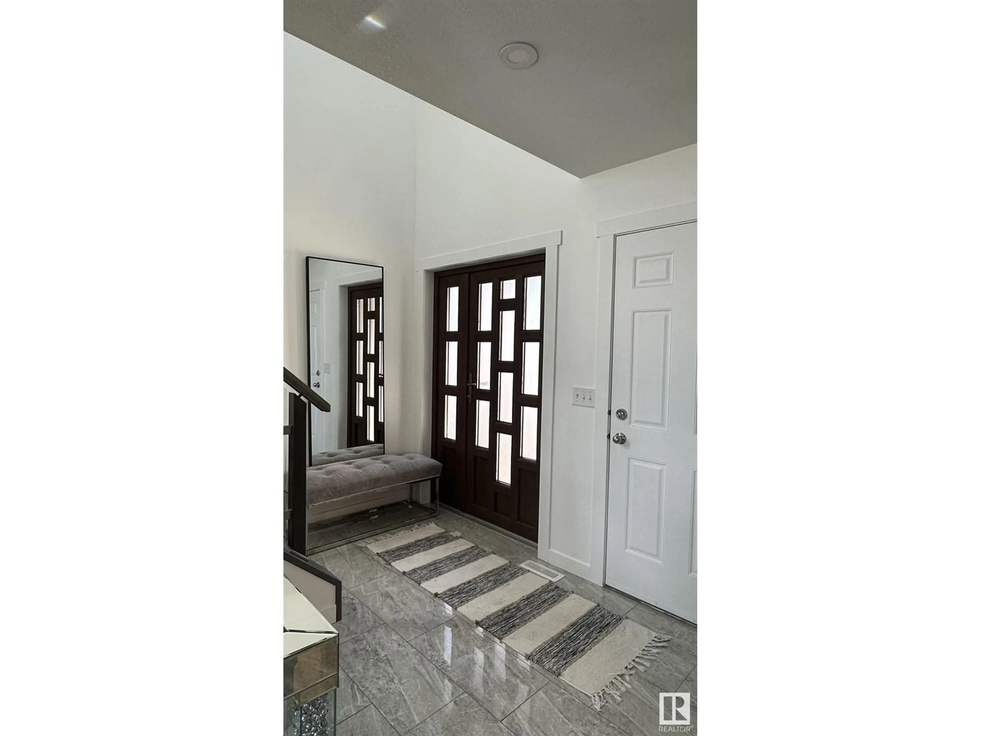 Indoor foyer for 13705 37 ST NW, Edmonton Alberta T5Y3G7