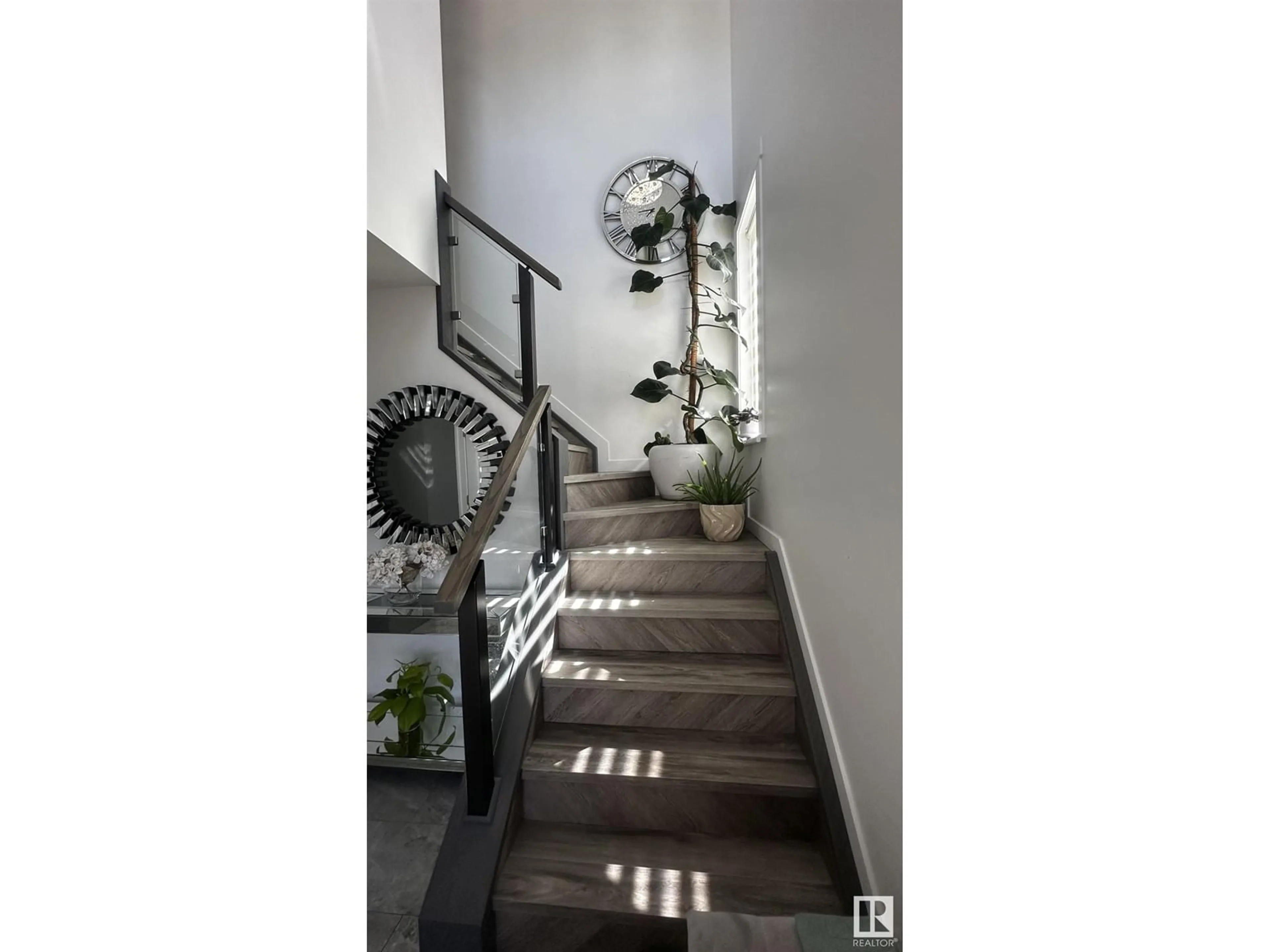 Unknown for 13705 37 ST NW, Edmonton Alberta T5Y3G7