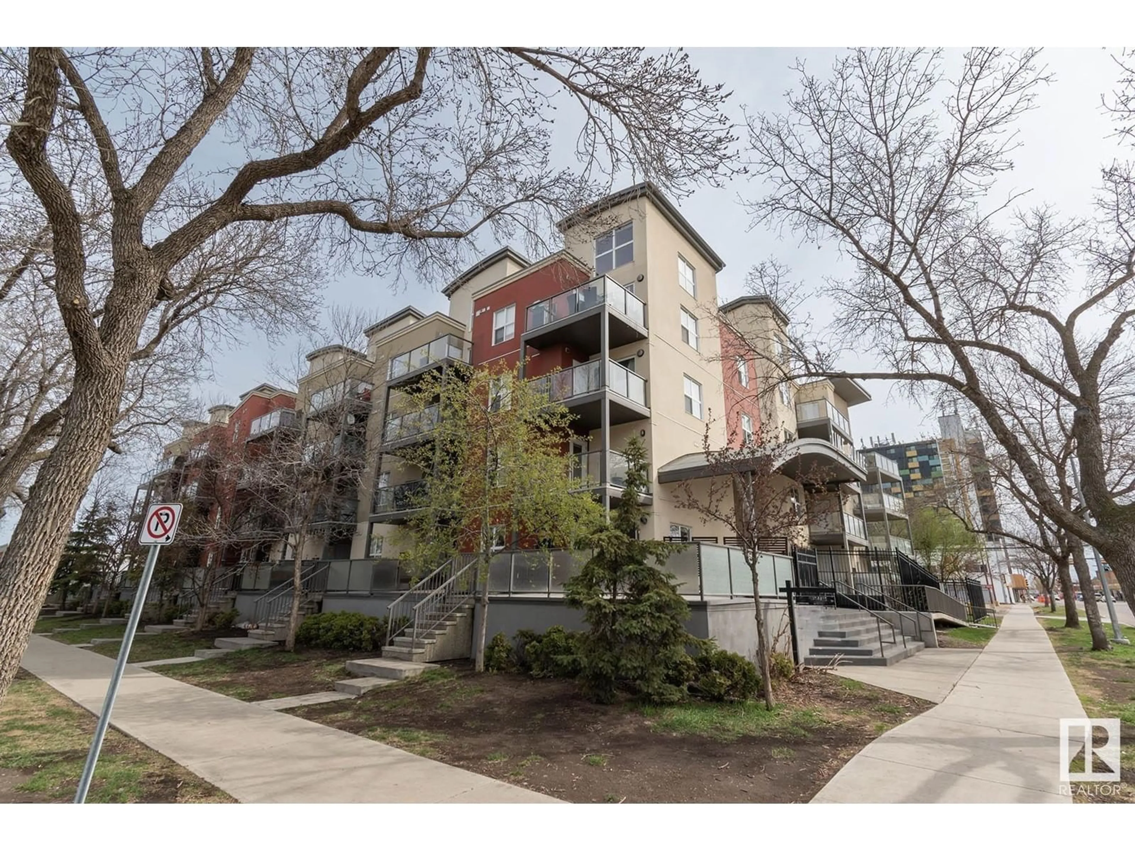Patio, street for 416 - 10118 106 AV, Edmonton Alberta T5H0B8