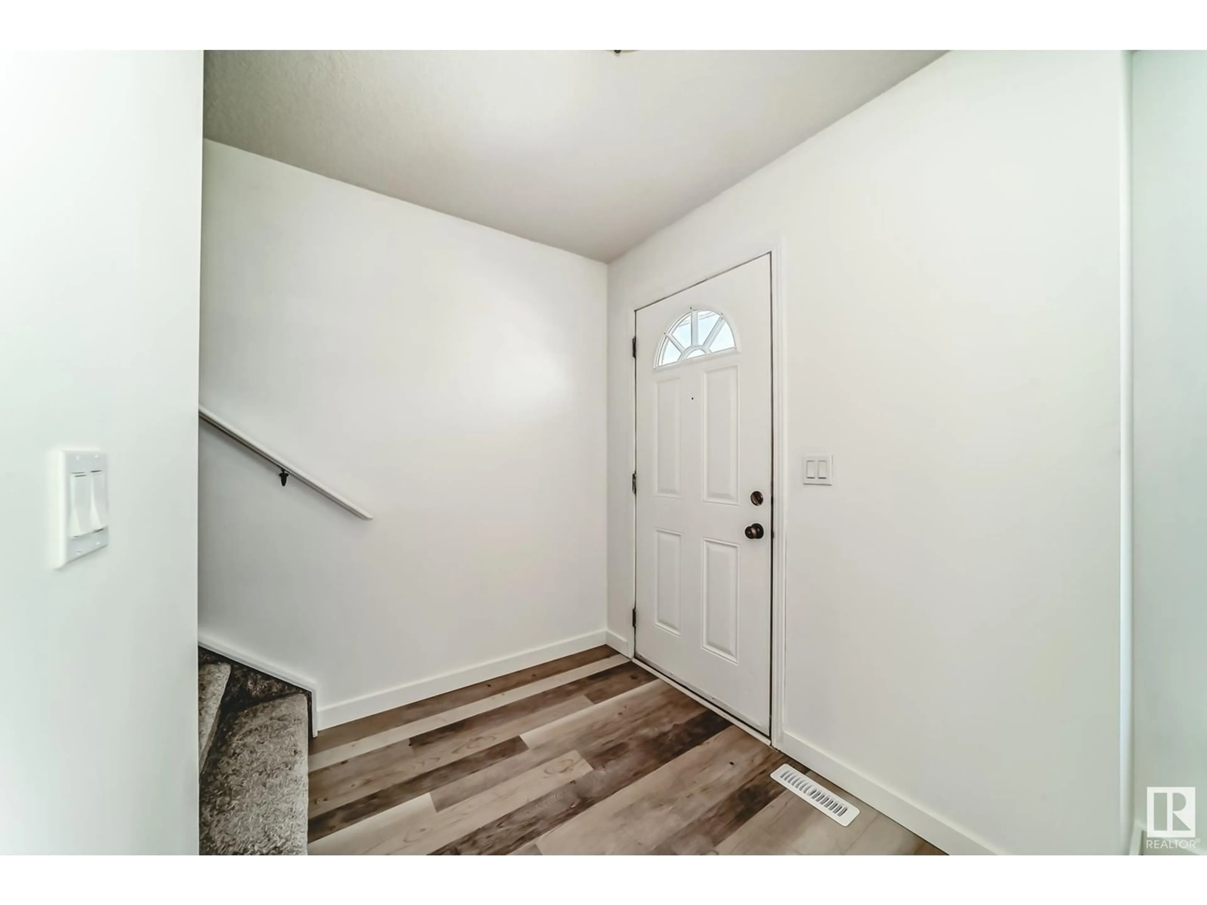 Indoor entryway for #31 - 290 SPRUCE RIDGE RD, Spruce Grove Alberta T7X0C4