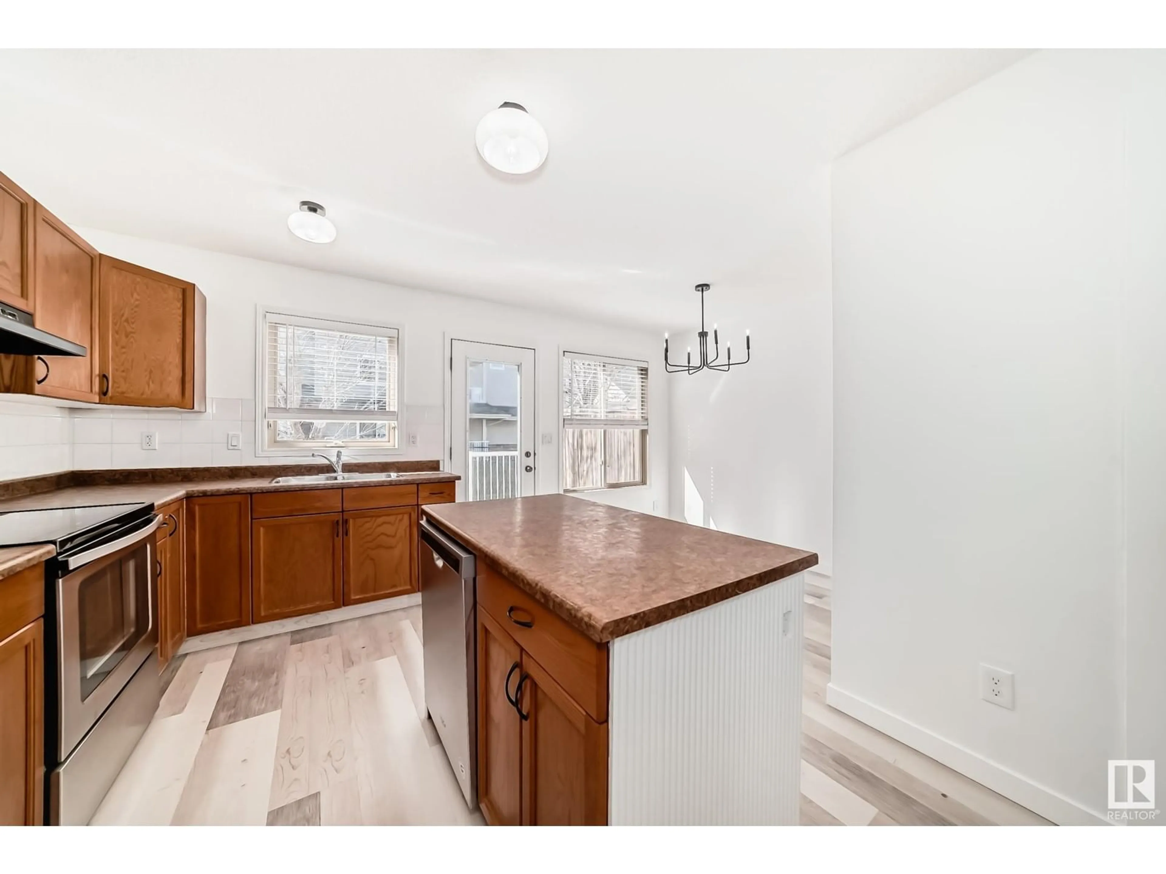 Open concept kitchen, ceramic/tile floor for #31 - 290 SPRUCE RIDGE RD, Spruce Grove Alberta T7X0C4