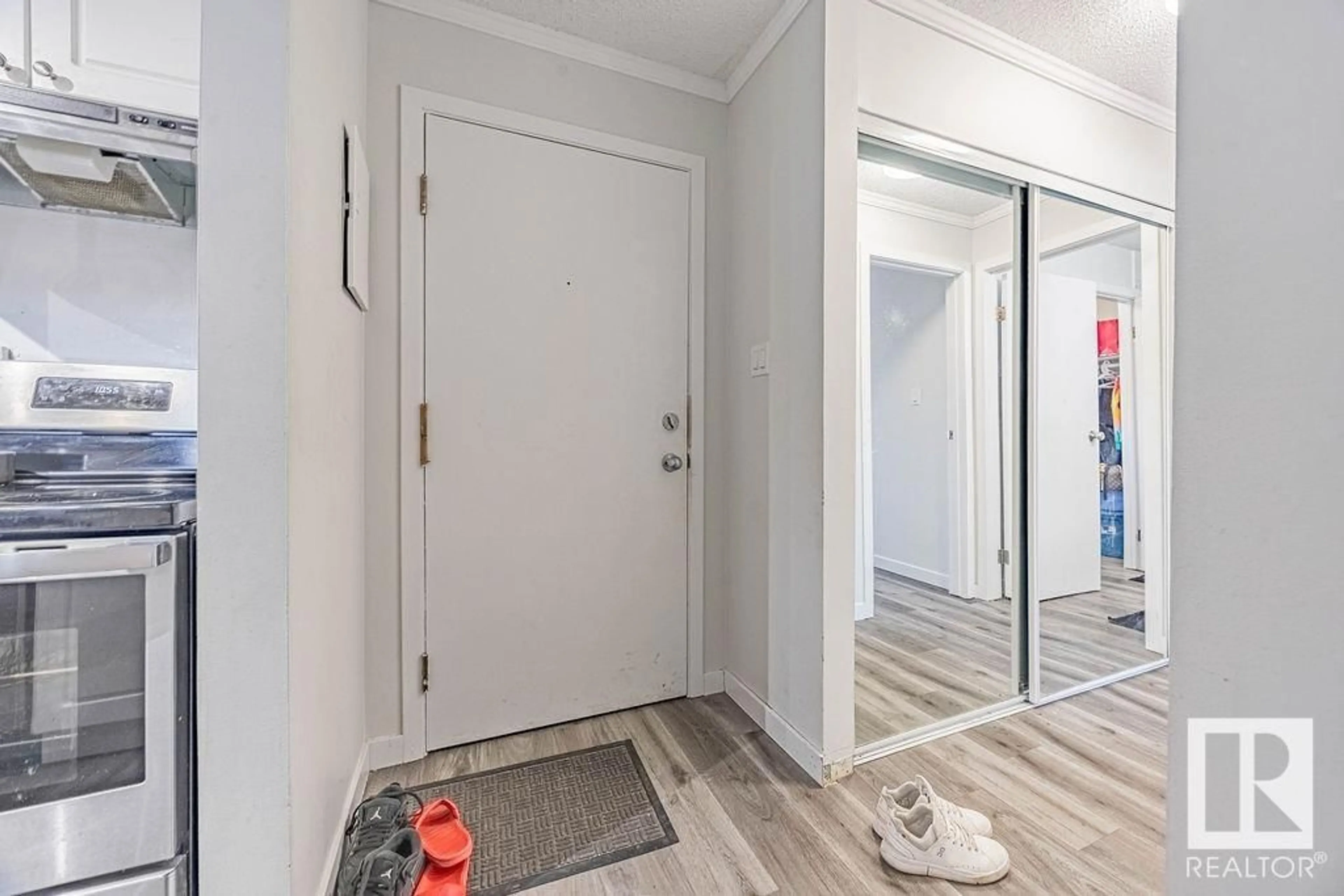 Indoor entryway for 306 - 600 KIRKNESS RD, Edmonton Alberta T5Y2H5