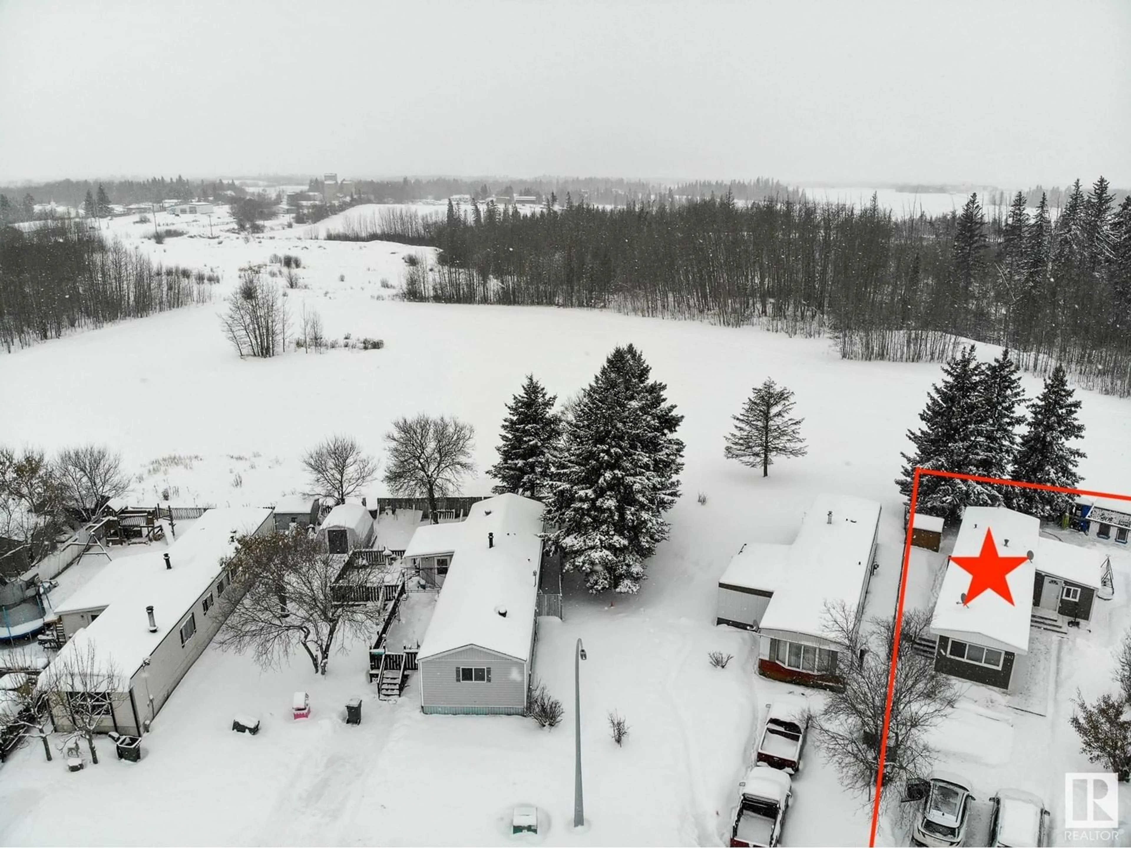 A pic from outside/outdoor area/front of a property/back of a property/a pic from drone, unknown for 5132 50 ST, Onoway Alberta T0E1V0
