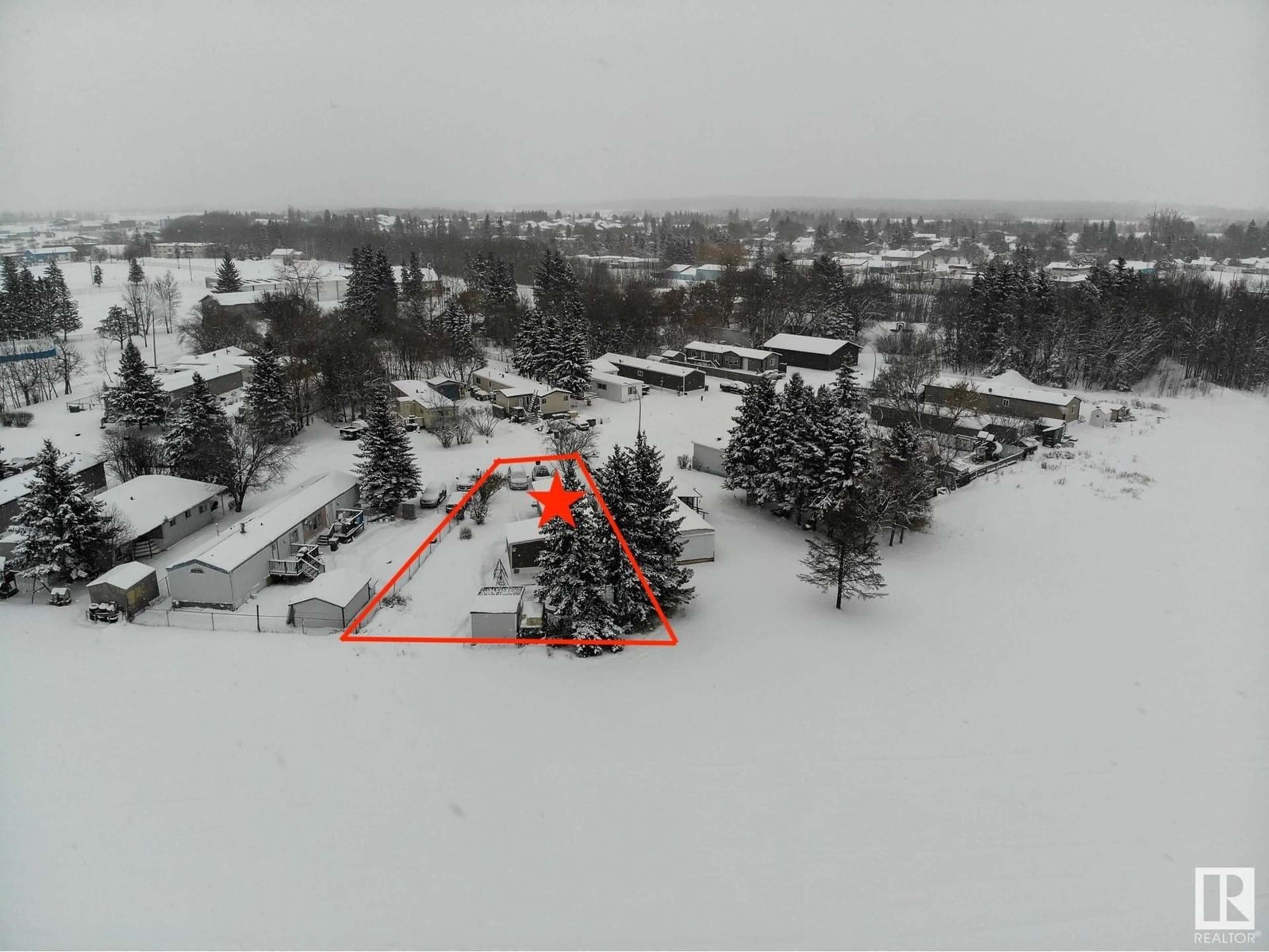 A pic from outside/outdoor area/front of a property/back of a property/a pic from drone, street for 5132 50 ST, Onoway Alberta T0E1V0