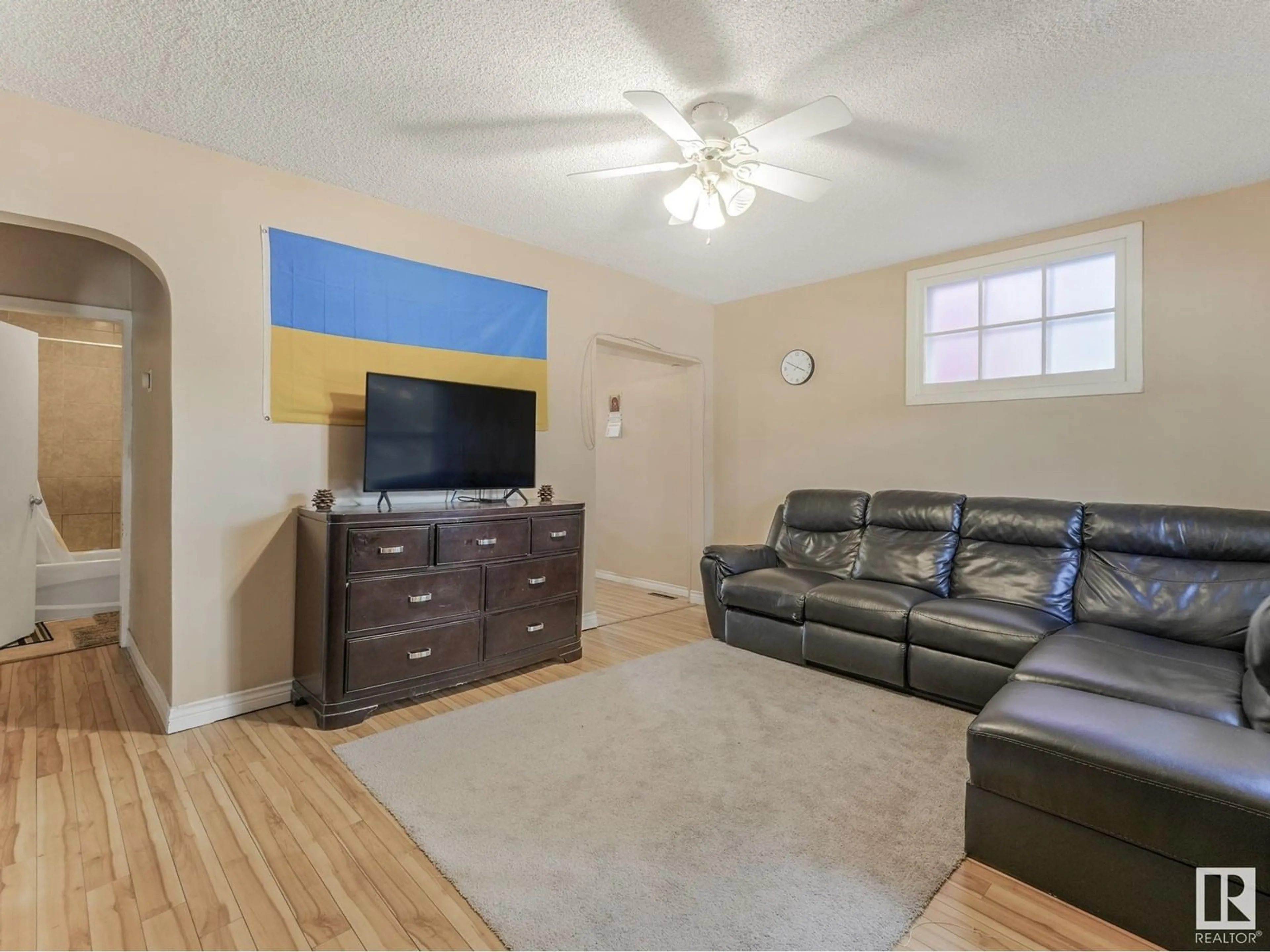 Living room with furniture, unknown for 11927 95A ST NW, Edmonton Alberta T5G1R4