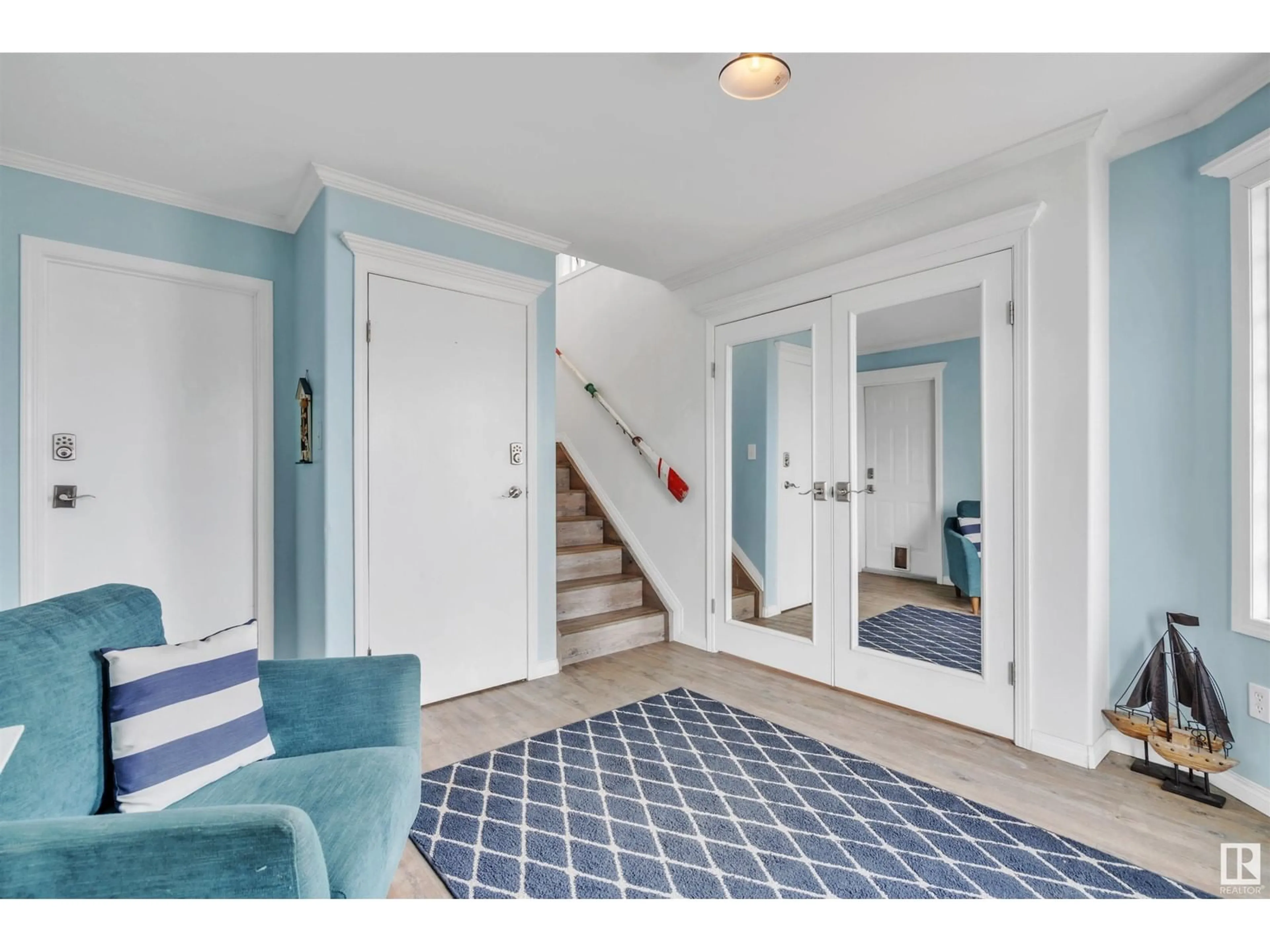 Indoor entryway for 1603 1 AV, Cold Lake Alberta T9M1B5
