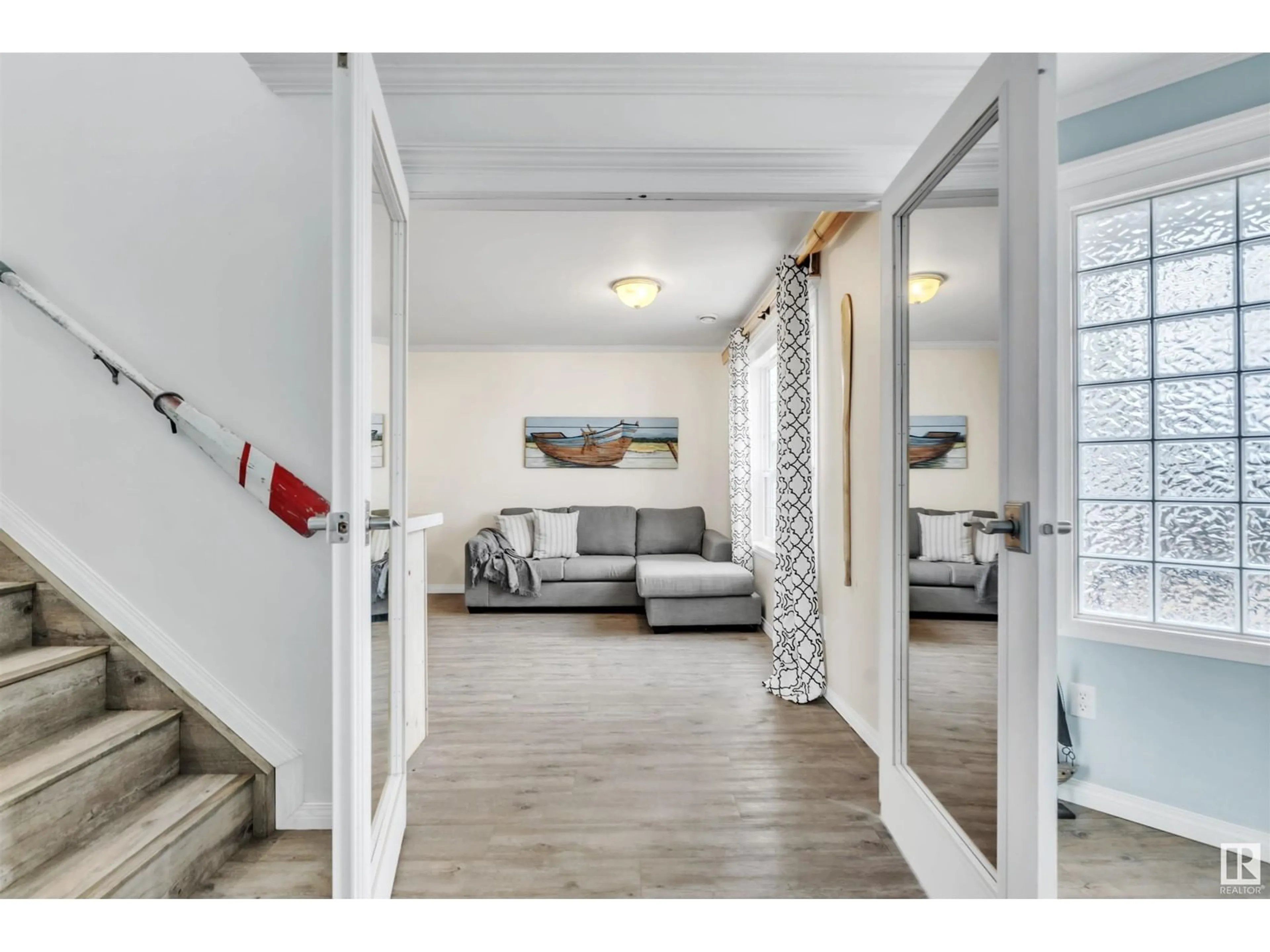 Indoor entryway for 1603 1 AV, Cold Lake Alberta T9M1B5