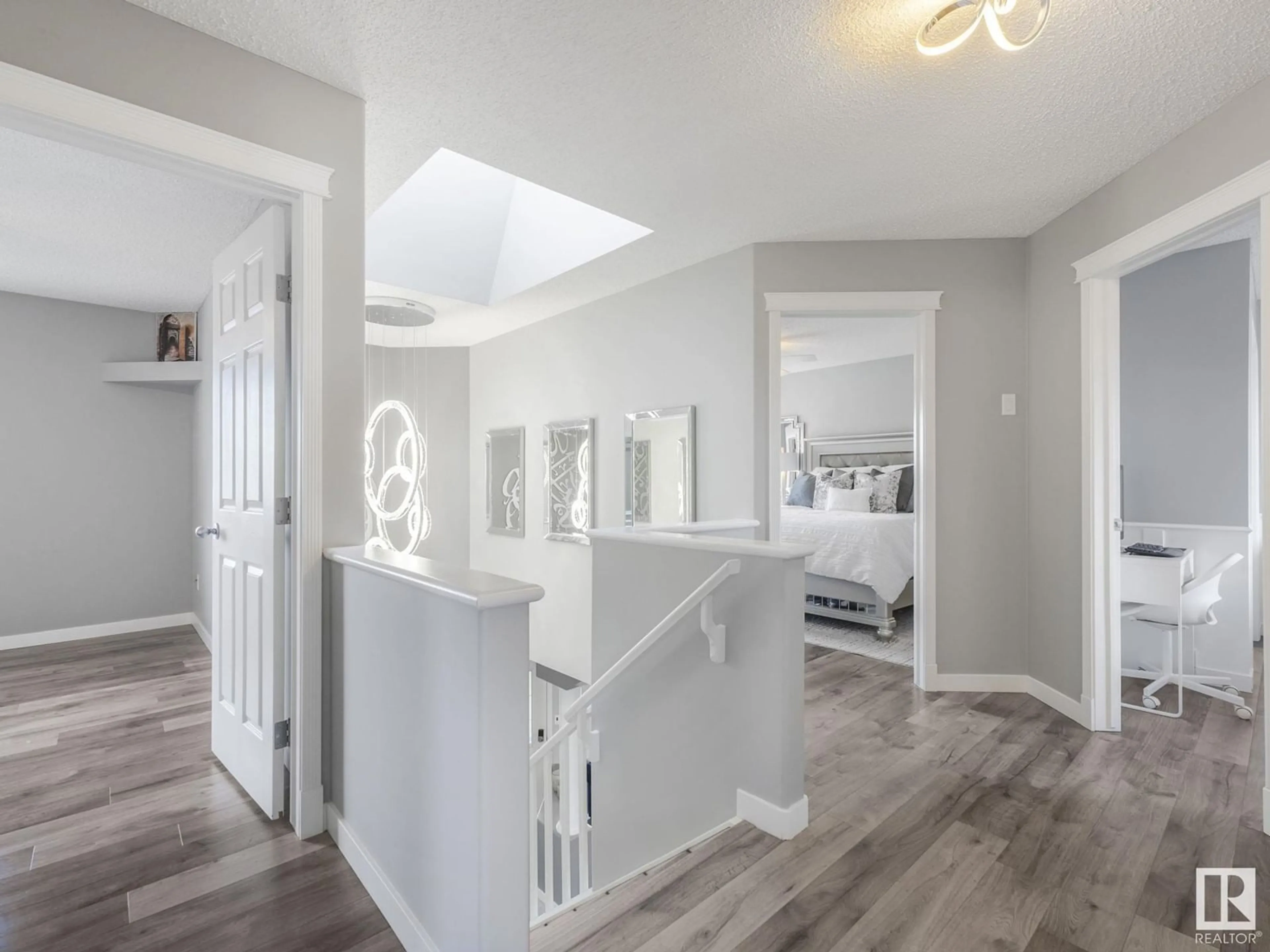 Indoor entryway for 12820 HUDSON WY, Edmonton Alberta T6V1K7