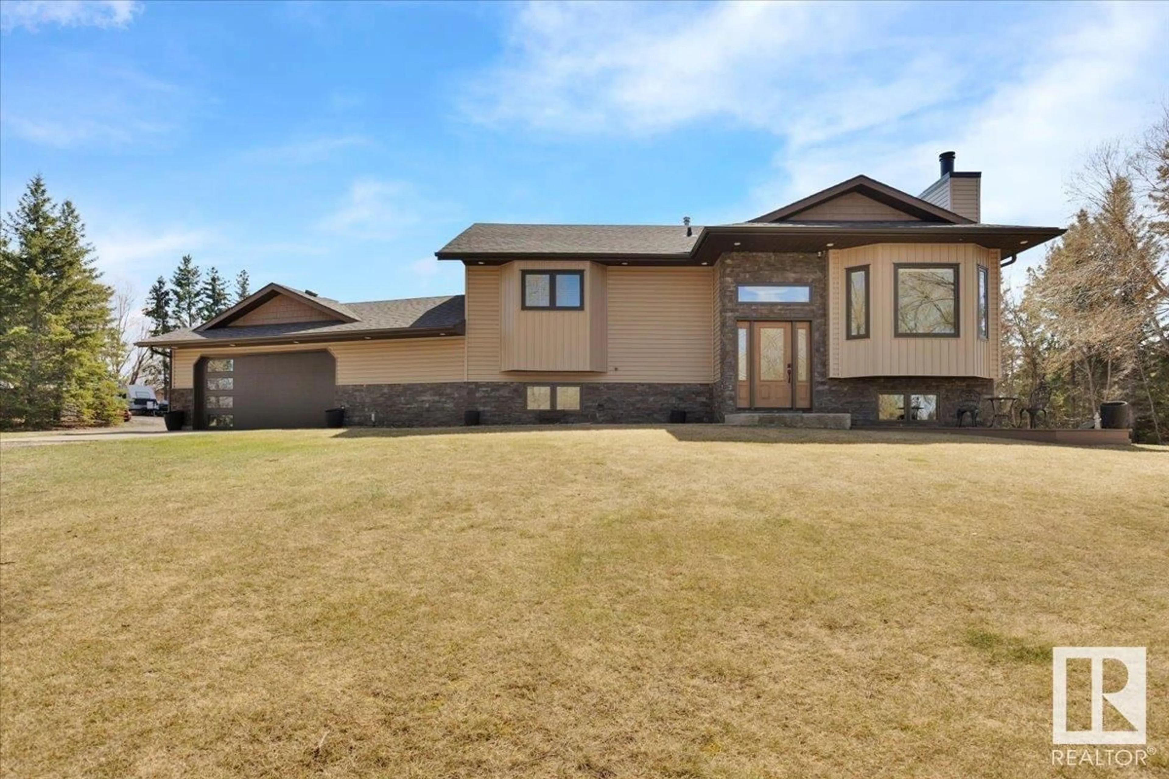 Home with vinyl exterior material, street for 15 - 15 RGE ROAD 274 RGE ROAD, Rural Parkland County Alberta T7X3R9