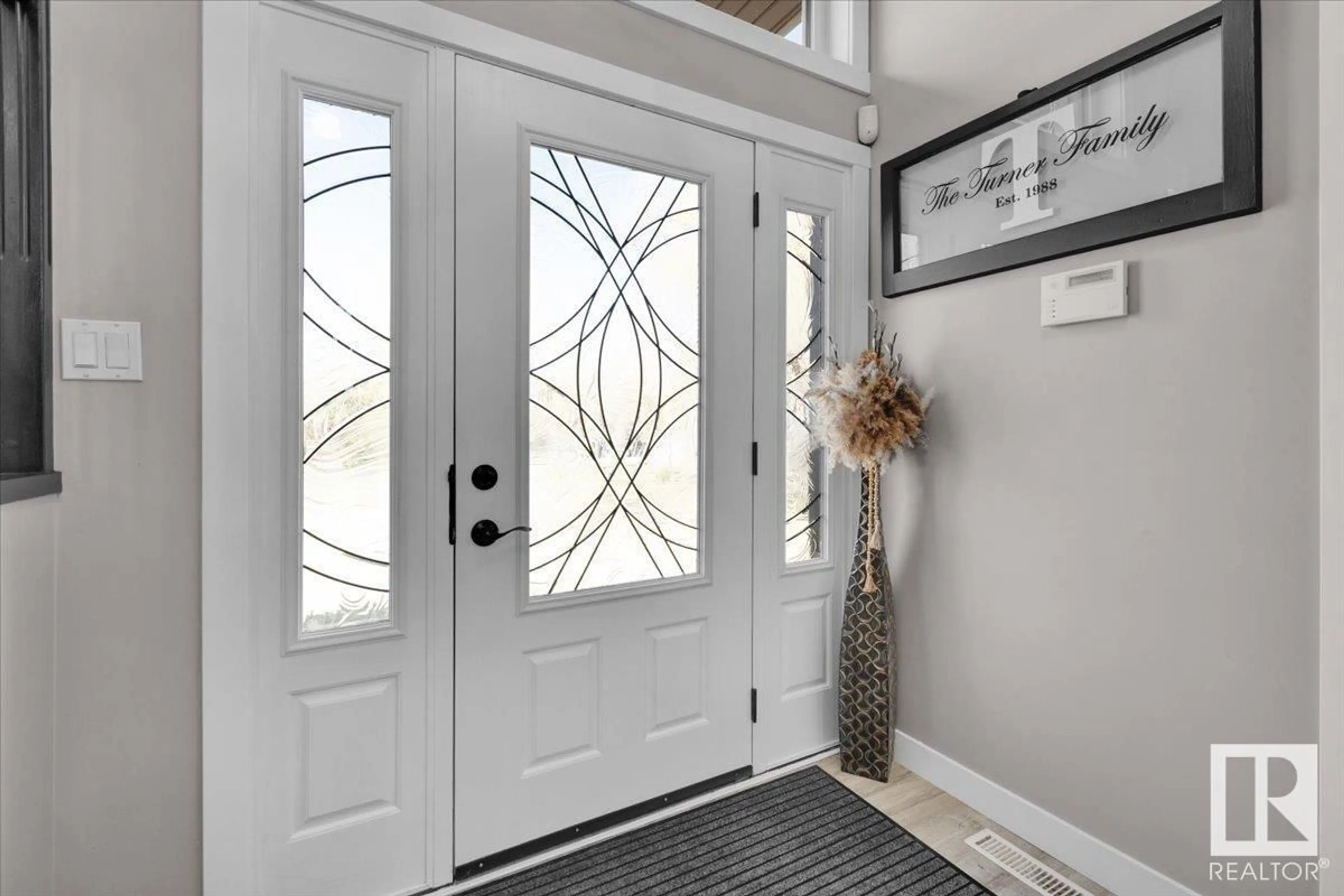 Indoor entryway for 15 - 15 RGE ROAD 274 RGE ROAD, Rural Parkland County Alberta T7X3R9
