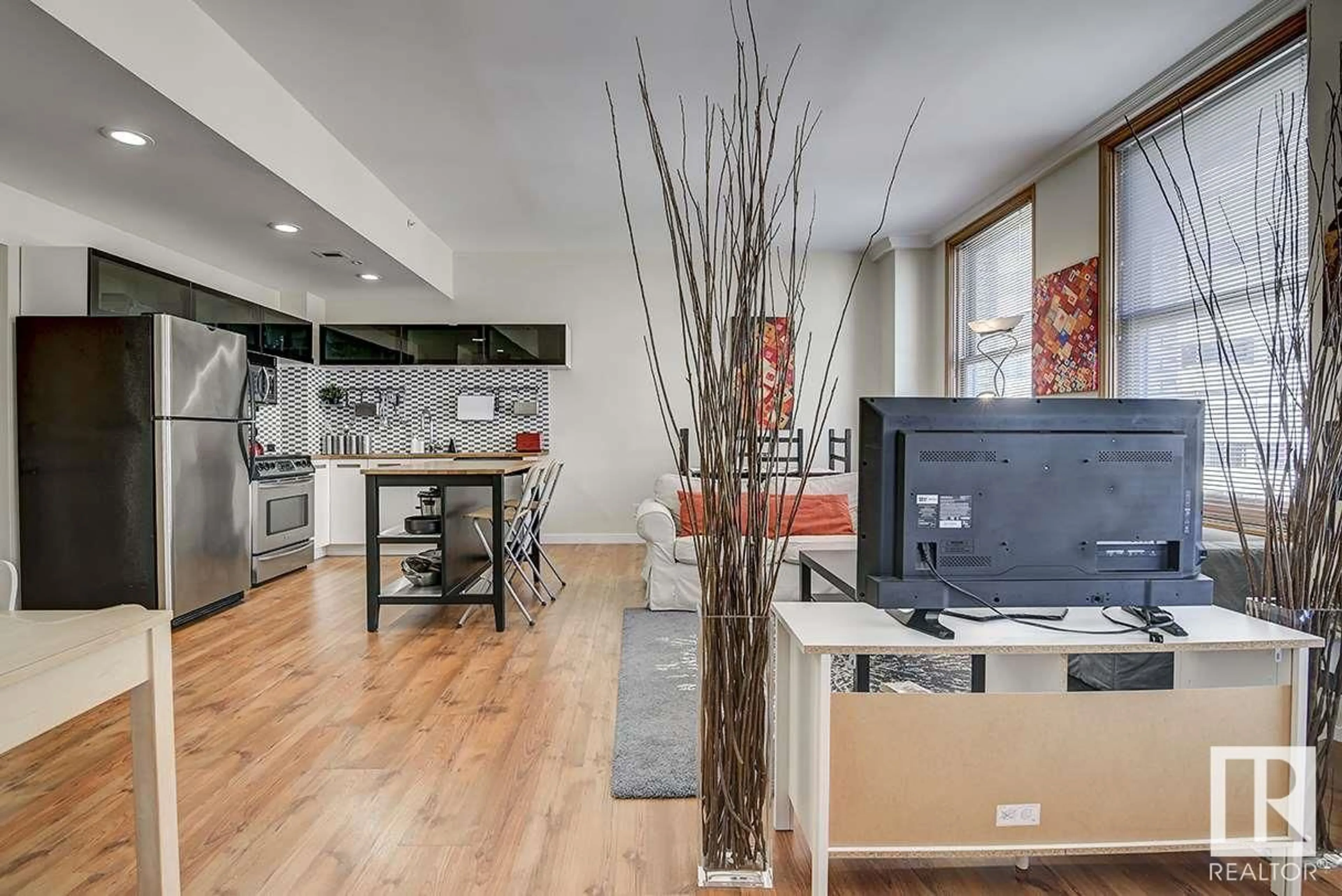 Open concept kitchen, unknown for 808 - 10134 100 ST, Edmonton Alberta T5J0N8