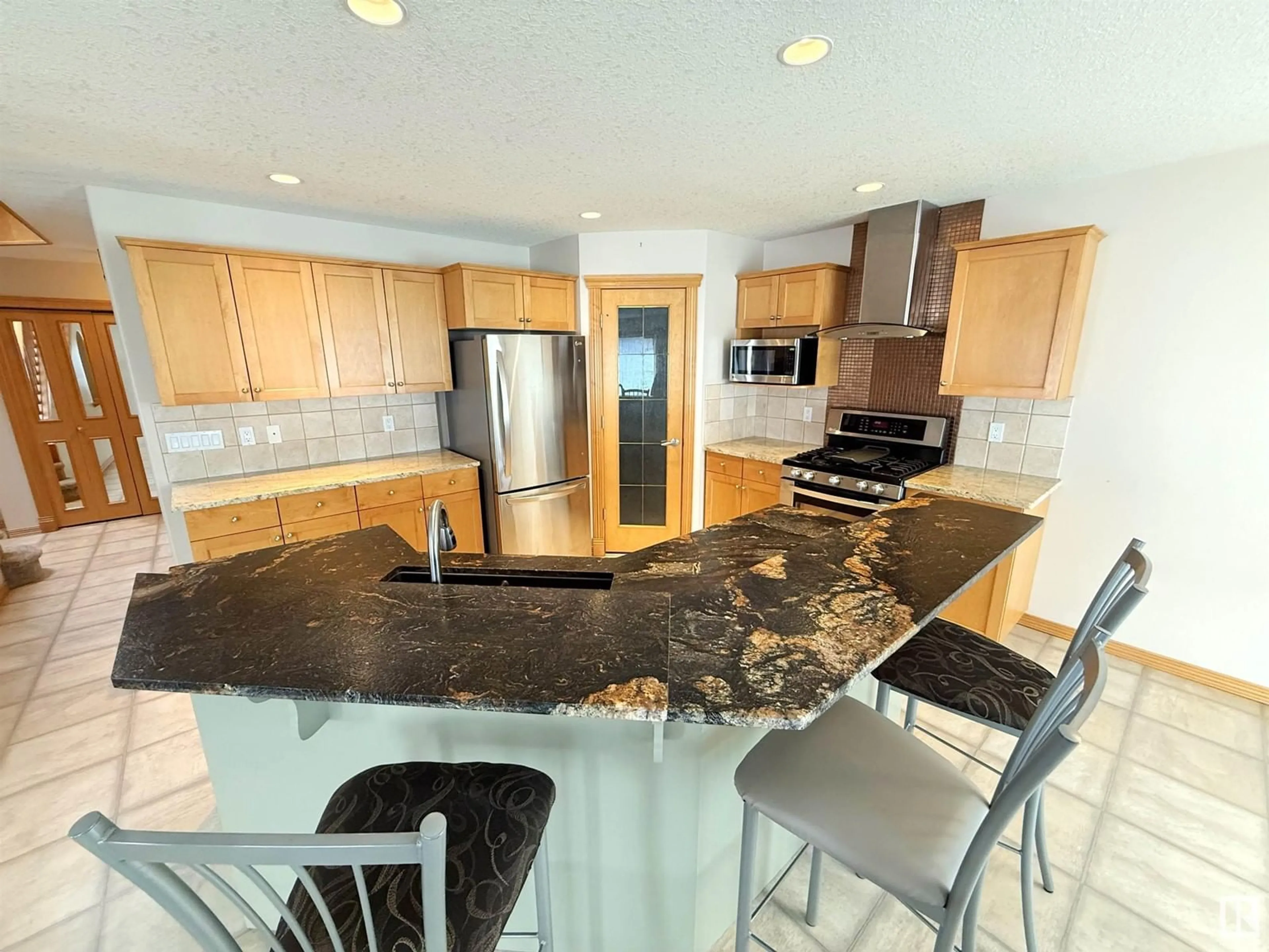 Open concept kitchen, ceramic/tile floor for 6 LINKSIDE WY, Spruce Grove Alberta T7X4H7