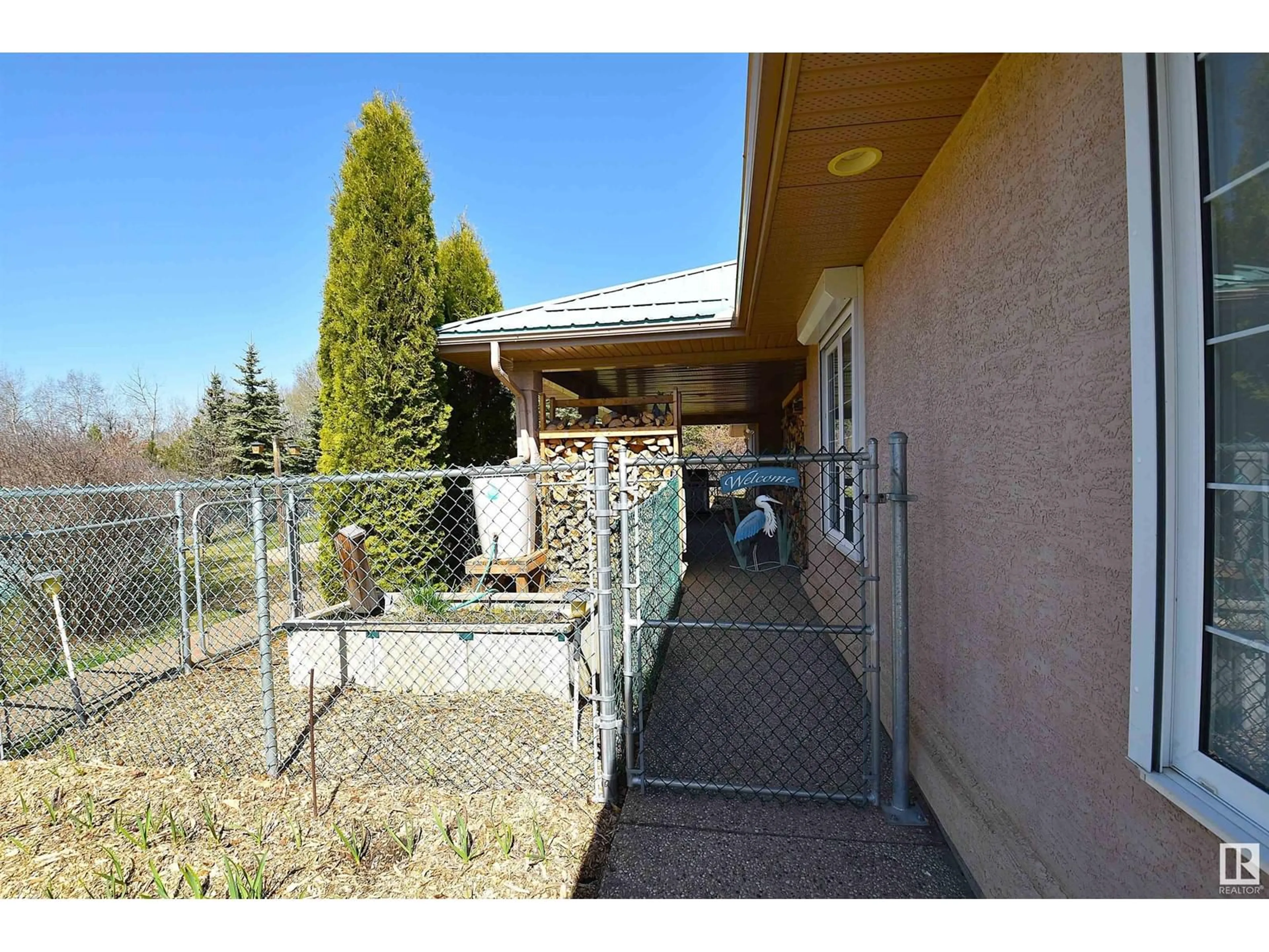 Patio, unknown for #212 - 54304 RGE ROAD 12, Rural Lac Ste. Anne County Alberta T0E1V2