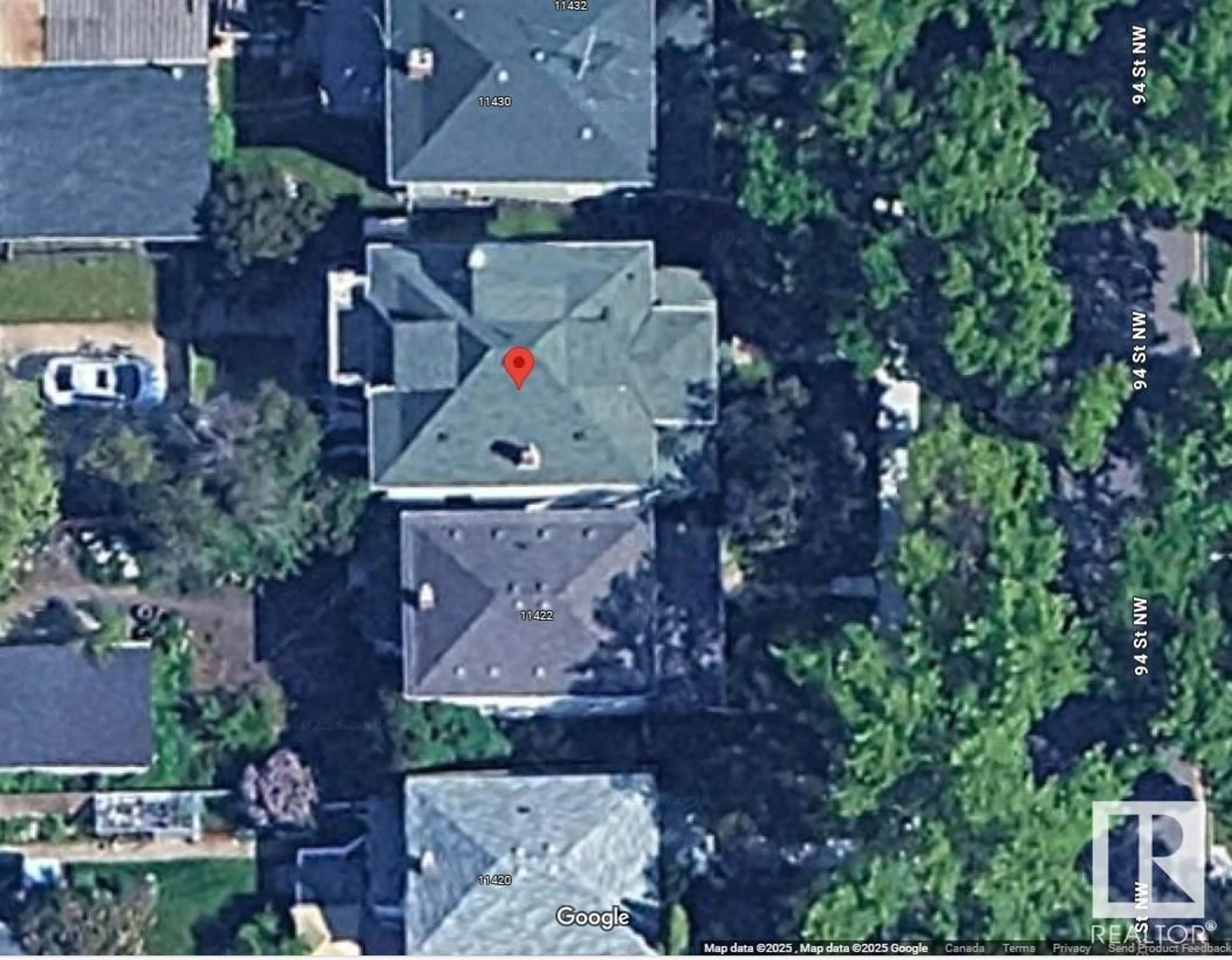 A pic from outside/outdoor area/front of a property/back of a property/a pic from drone, street for 11426 94 ST, Edmonton Alberta T5G1H4