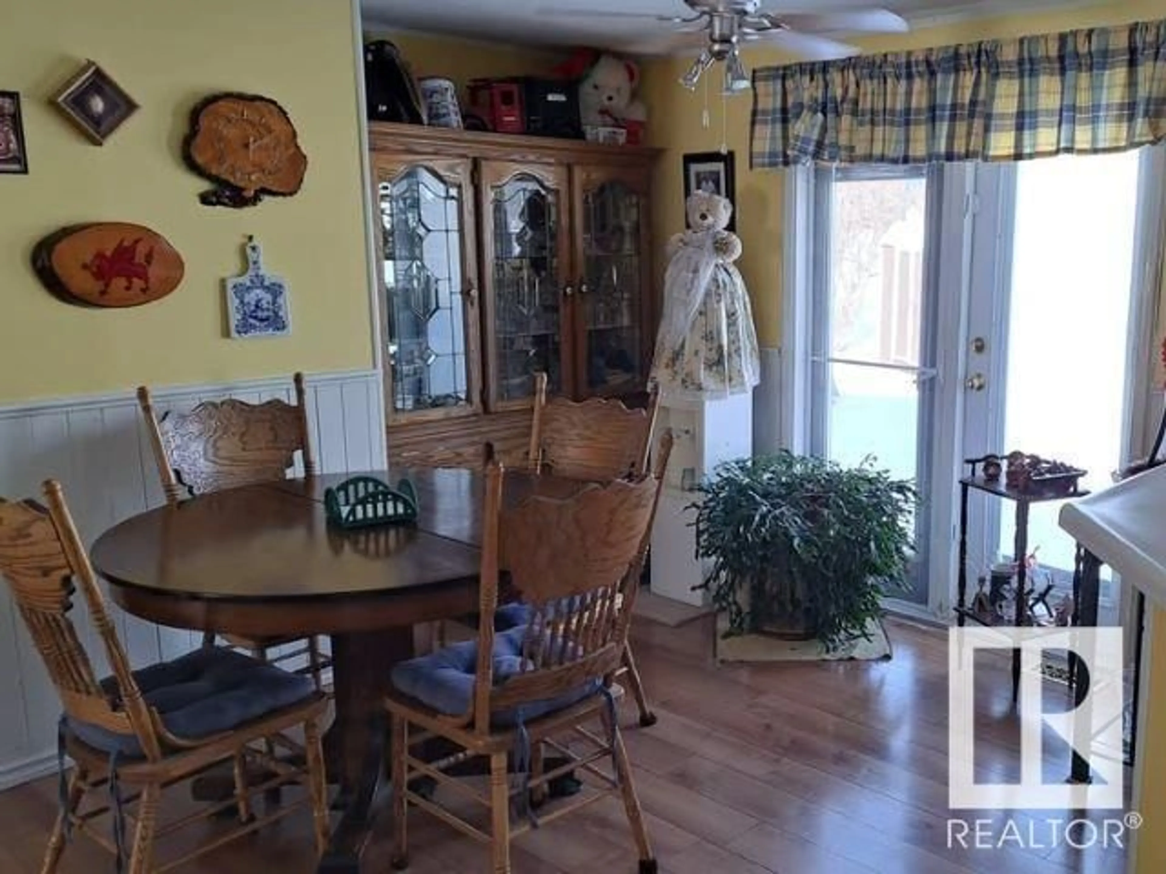 Dining room, unknown for 4903A 47 AV, Rural Westlock County Alberta T0G1H0