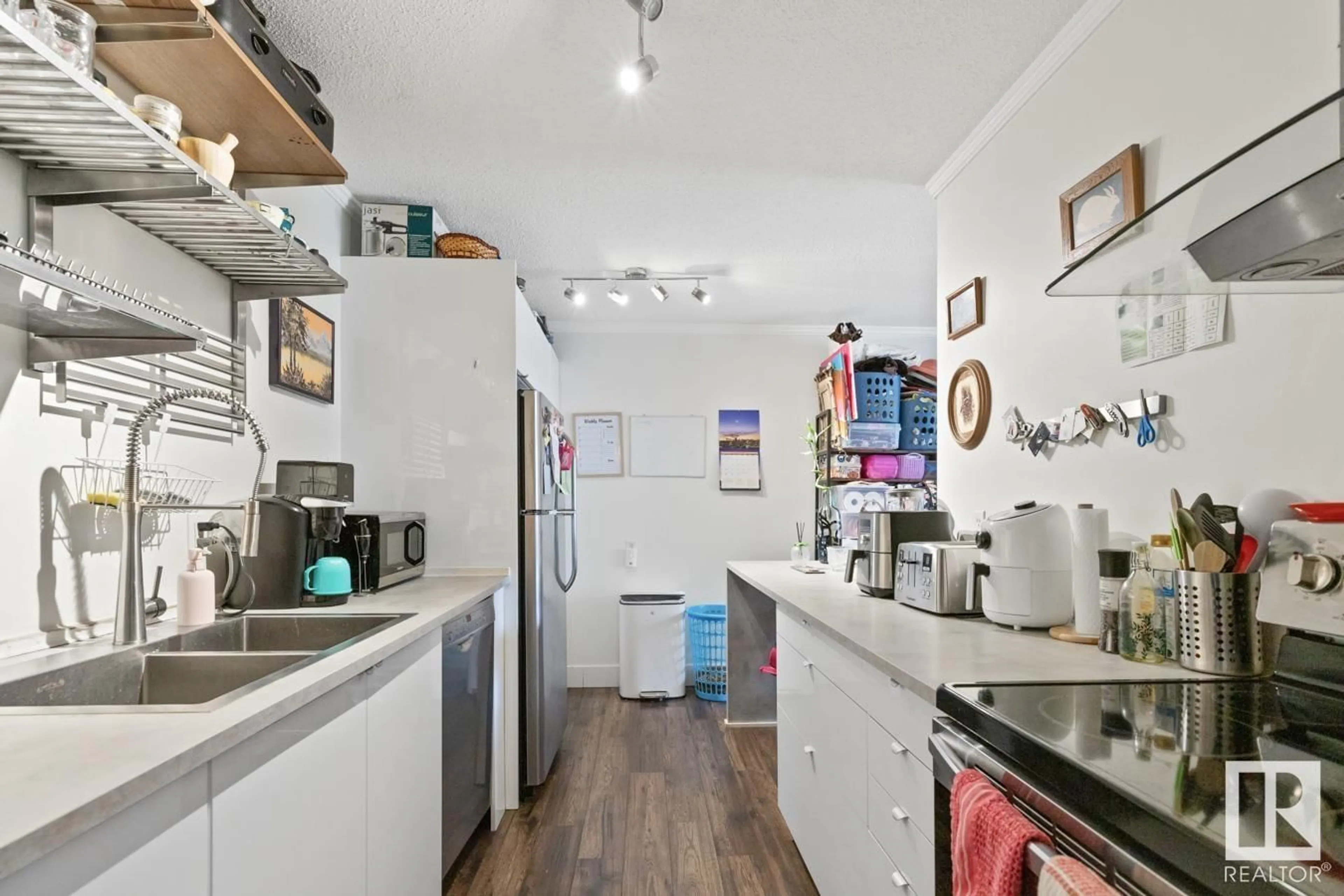 Standard kitchen, unknown for #203 - 10633 81 AV, Edmonton Alberta T6E1Y1