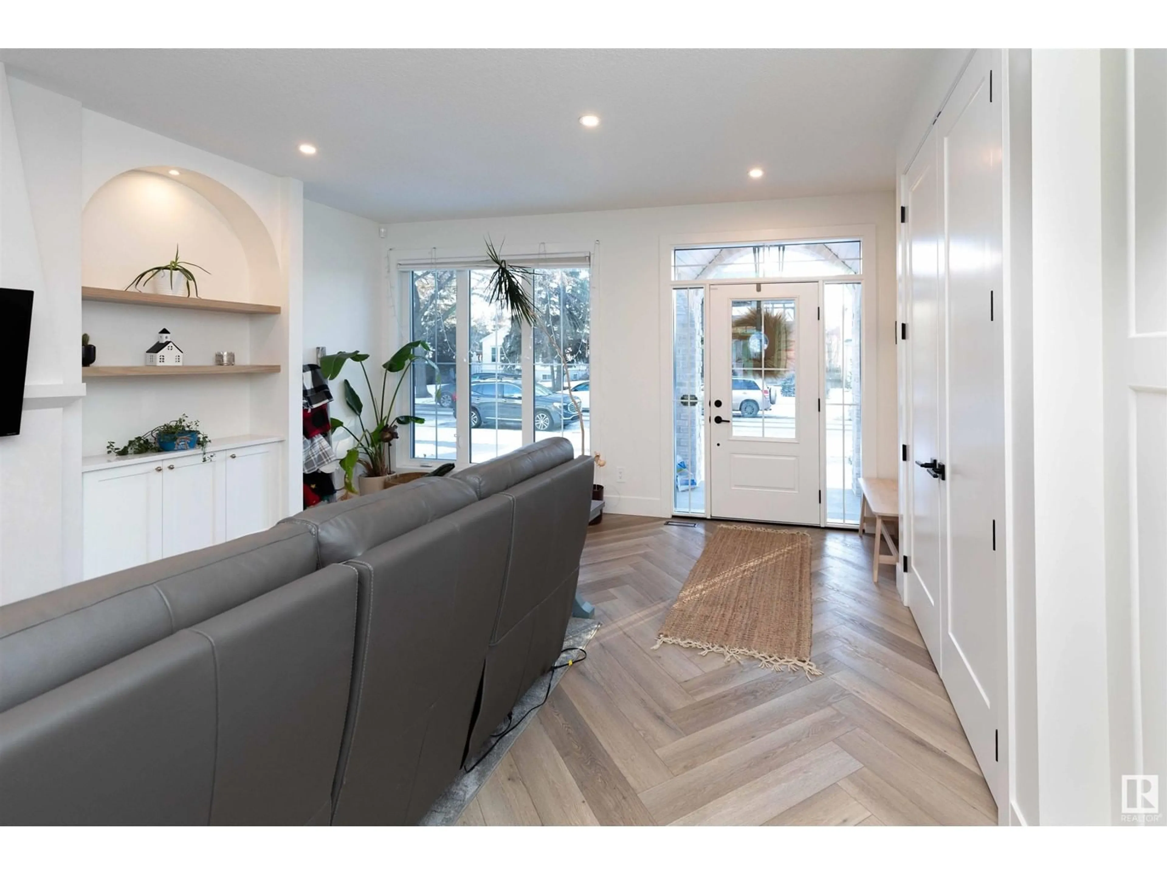 Indoor entryway for NW - 10822 128 ST, Edmonton Alberta T5M0W2