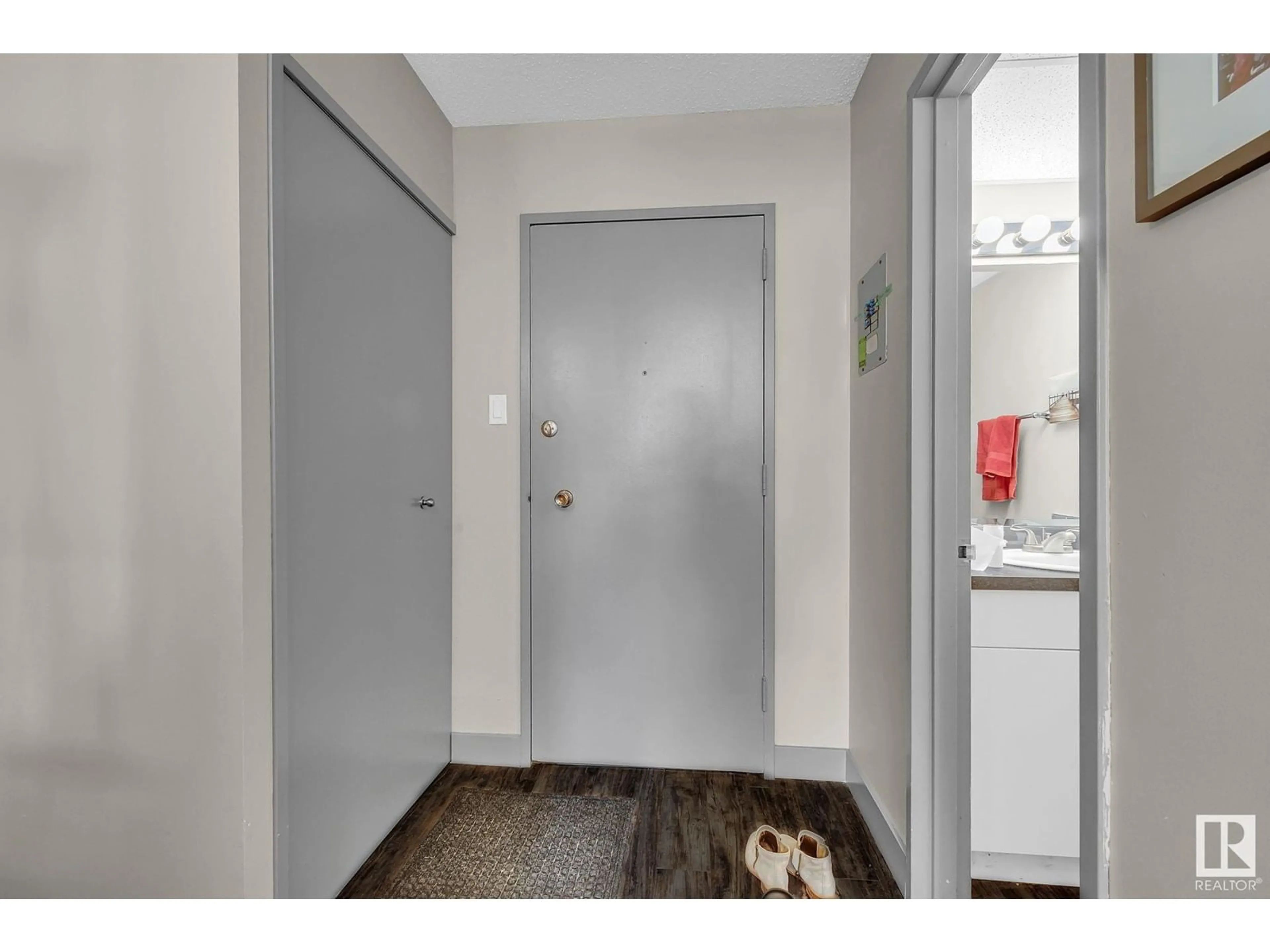 Indoor entryway for #112 - 7805 159 ST NW, Edmonton Alberta T5R2E1